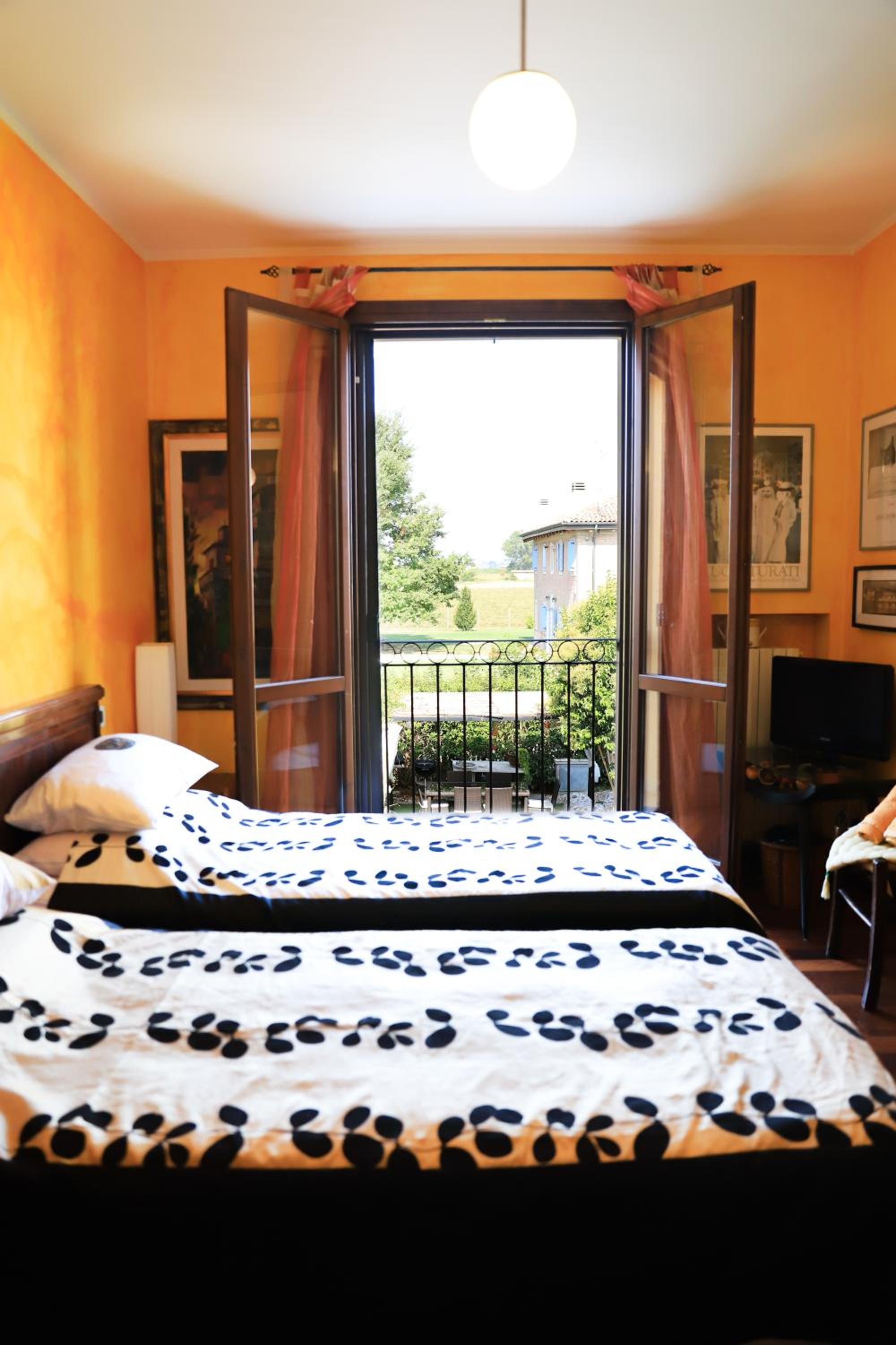 Double or Twin Room with Garden View - Photo 17