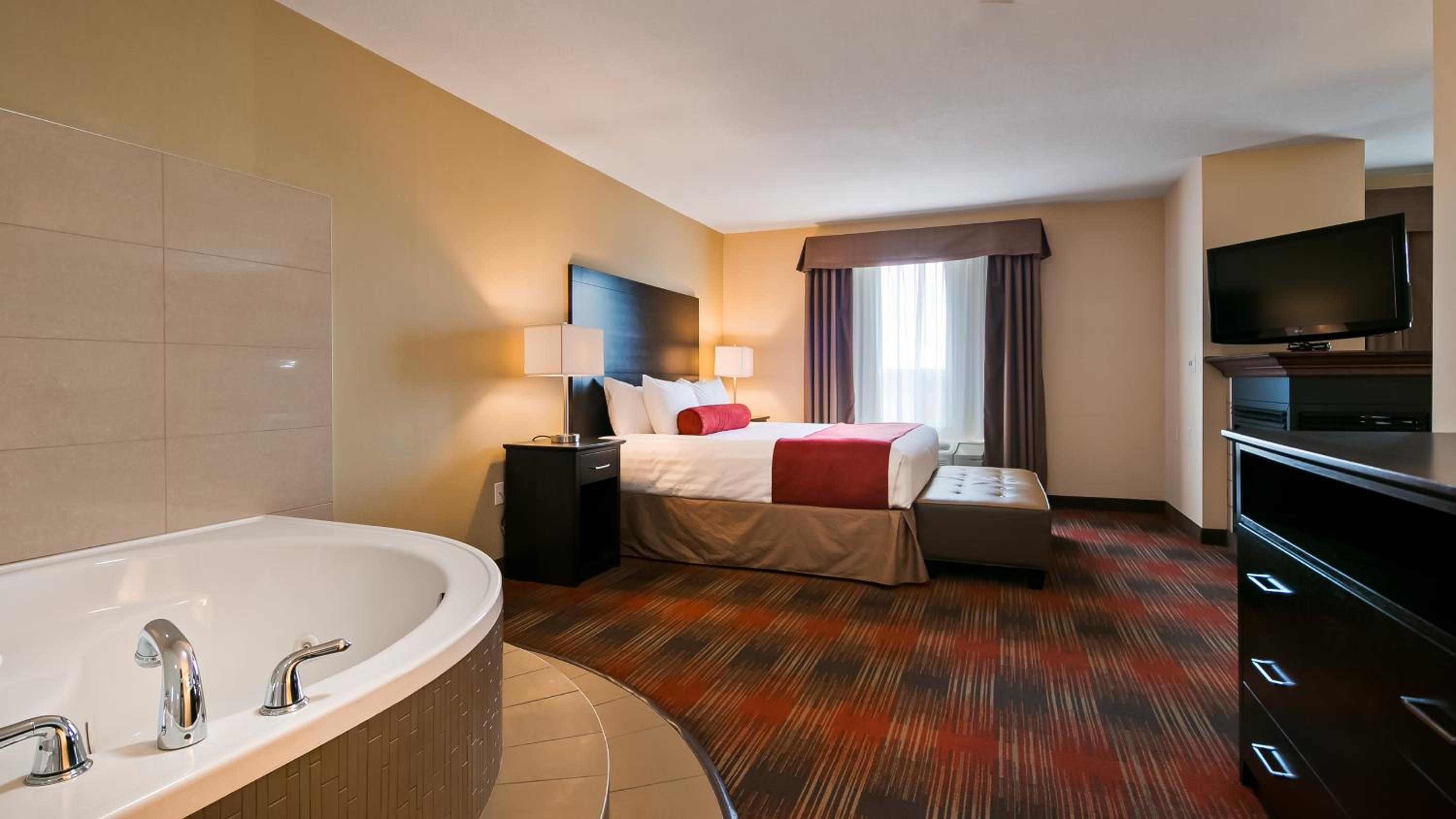 King Suite with Spa Bath and Fireplace - Photo 6