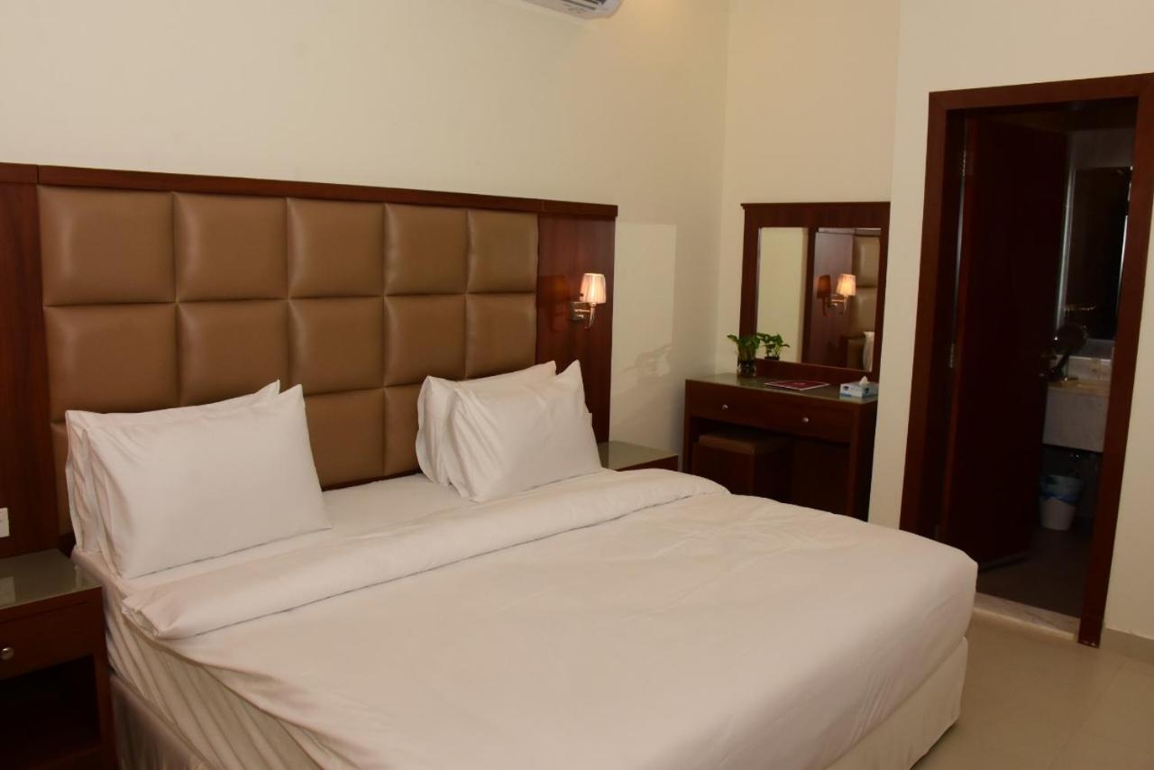 Budget Double Room photo 3