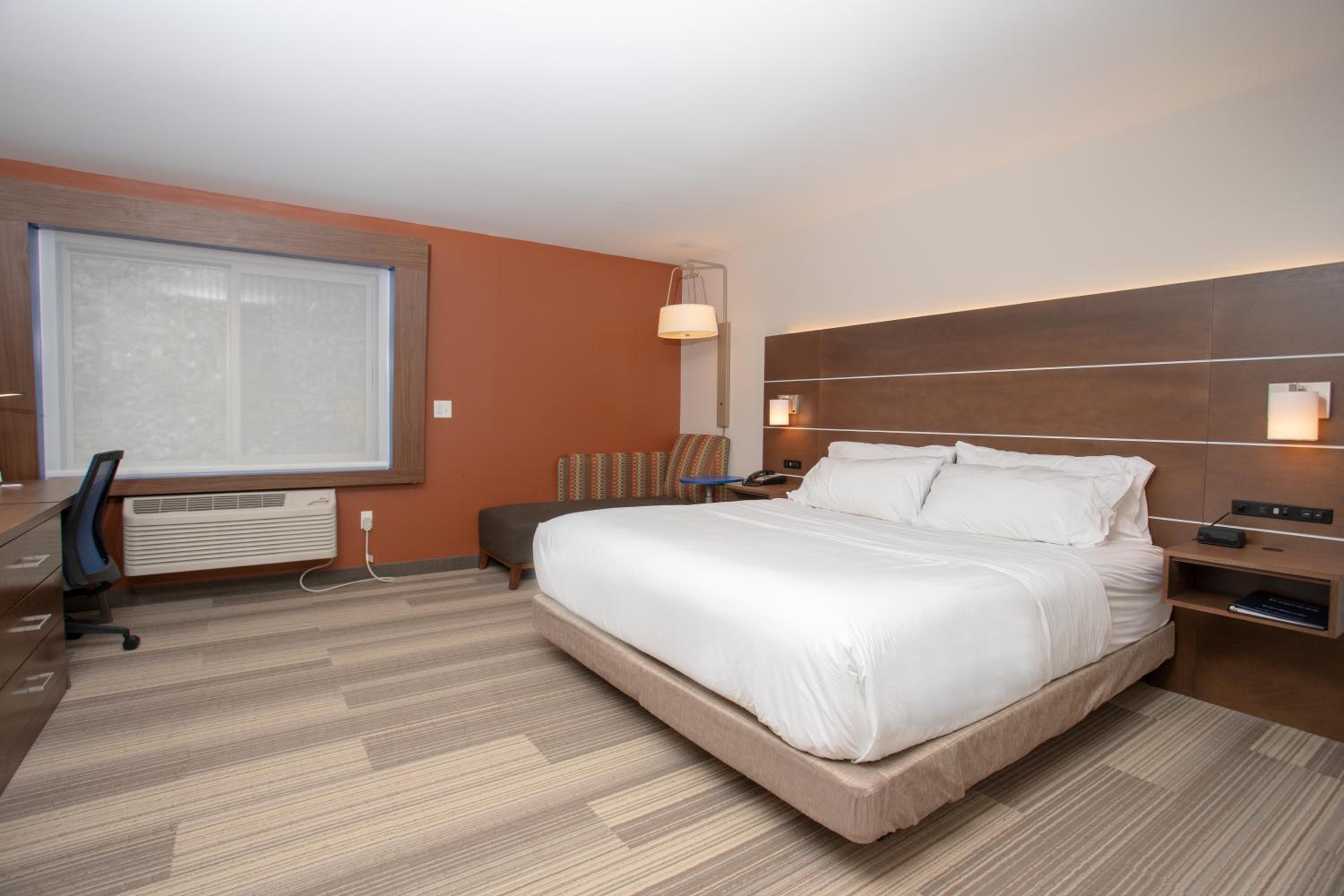 Standard King Room - Photo 1