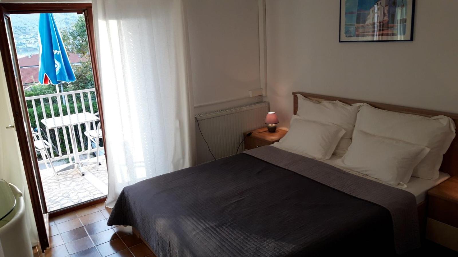 Studio Apartment photo 1