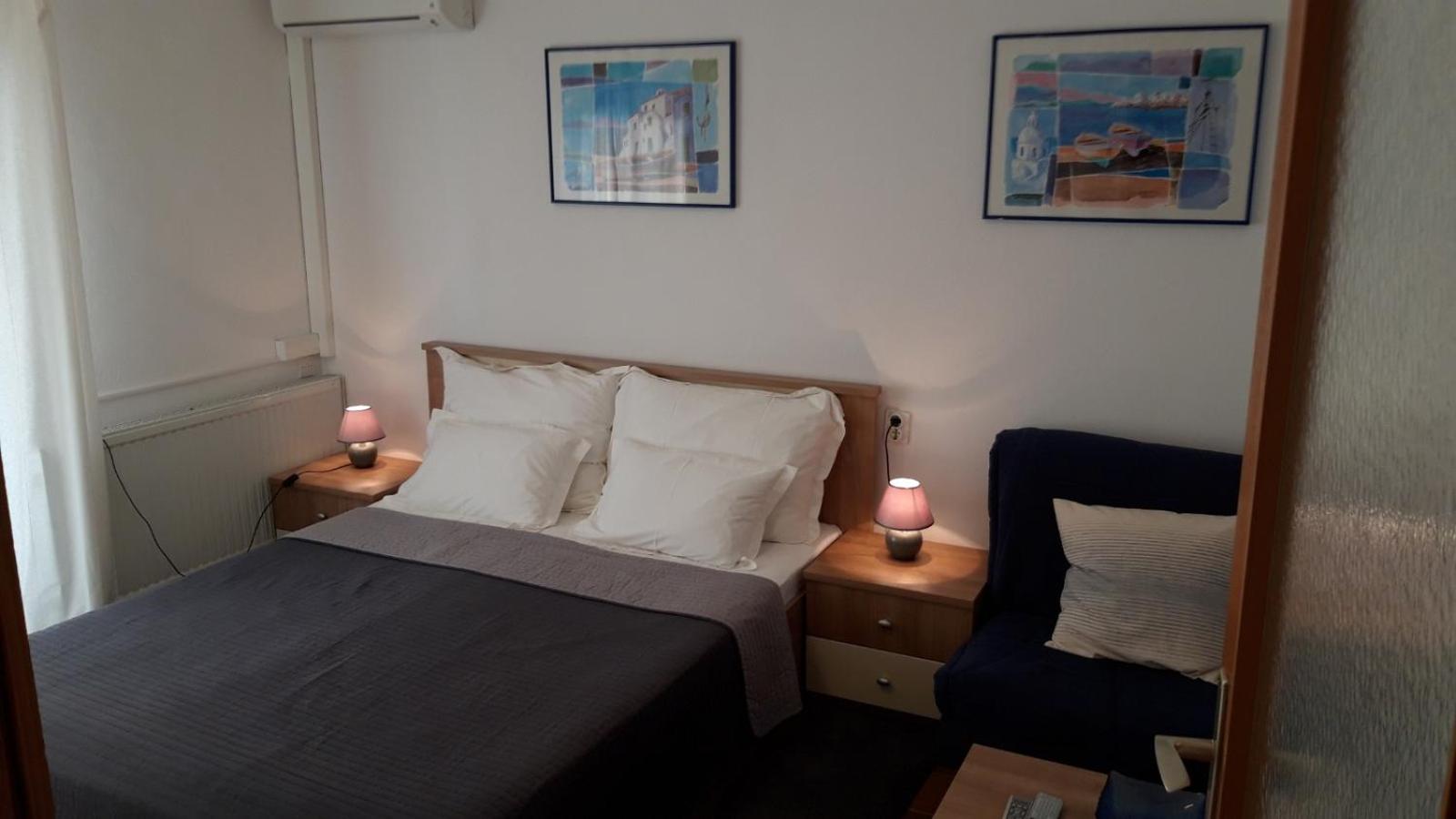 Studio Apartment photo 3