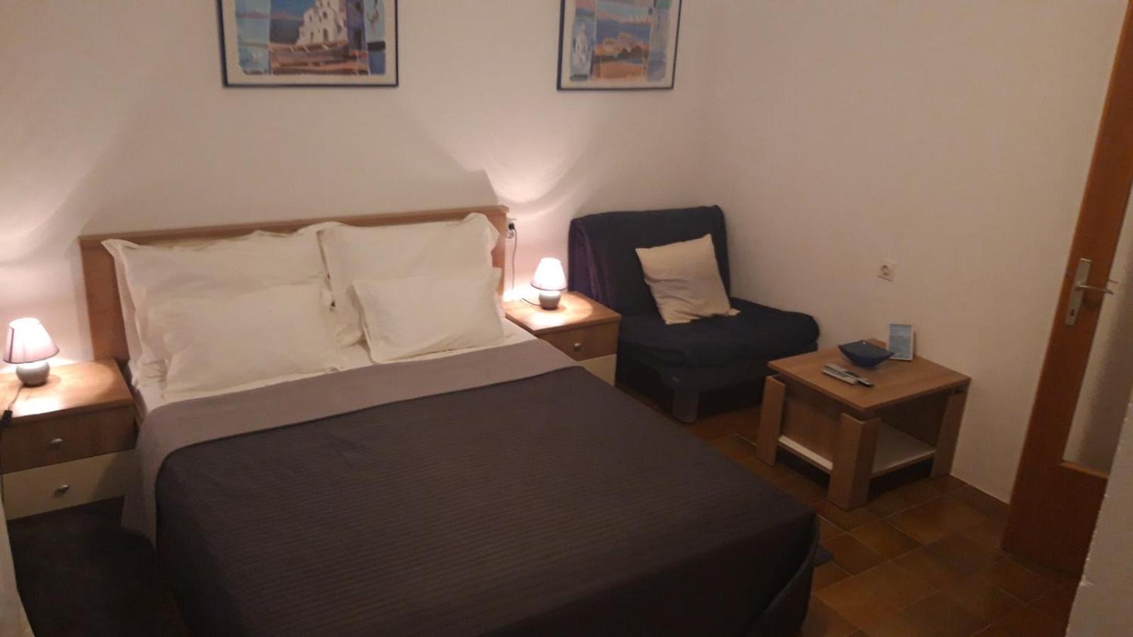 Studio Apartment photo 2