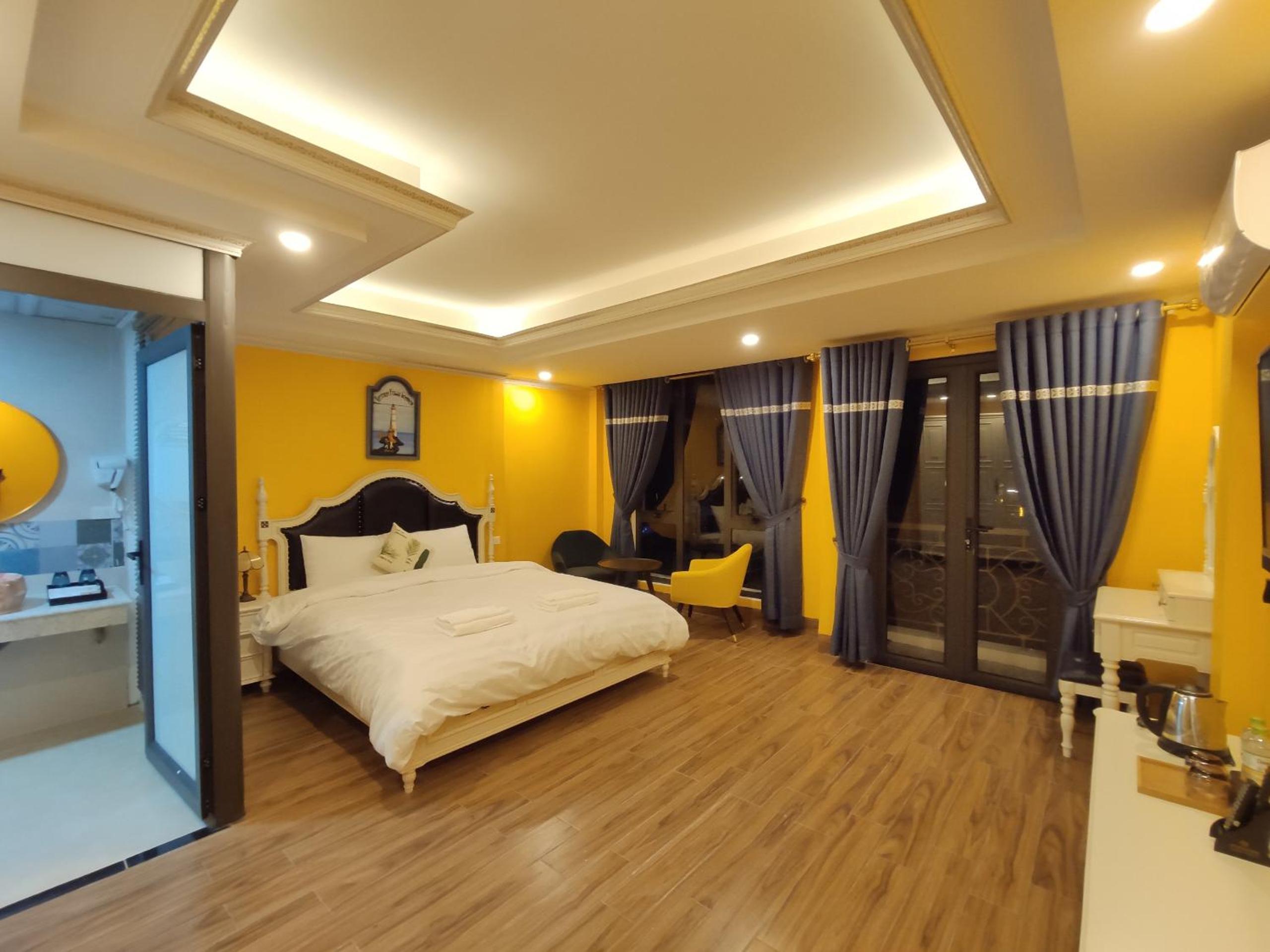 Deluxe King Room