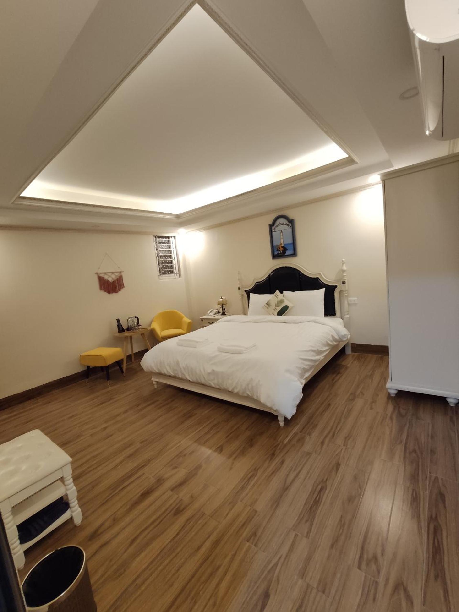 Standard King Room