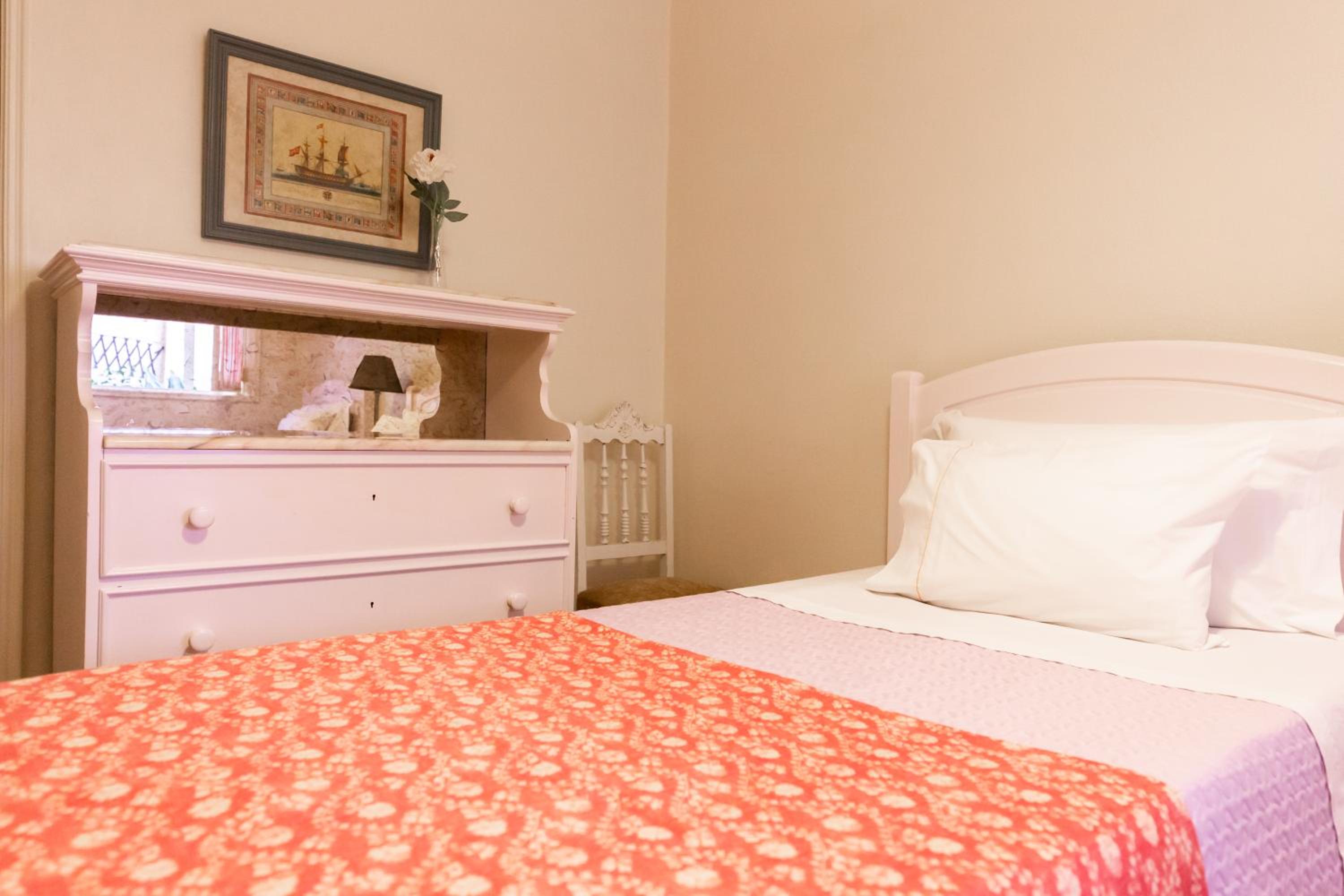 Double or Twin Room - Photo 1