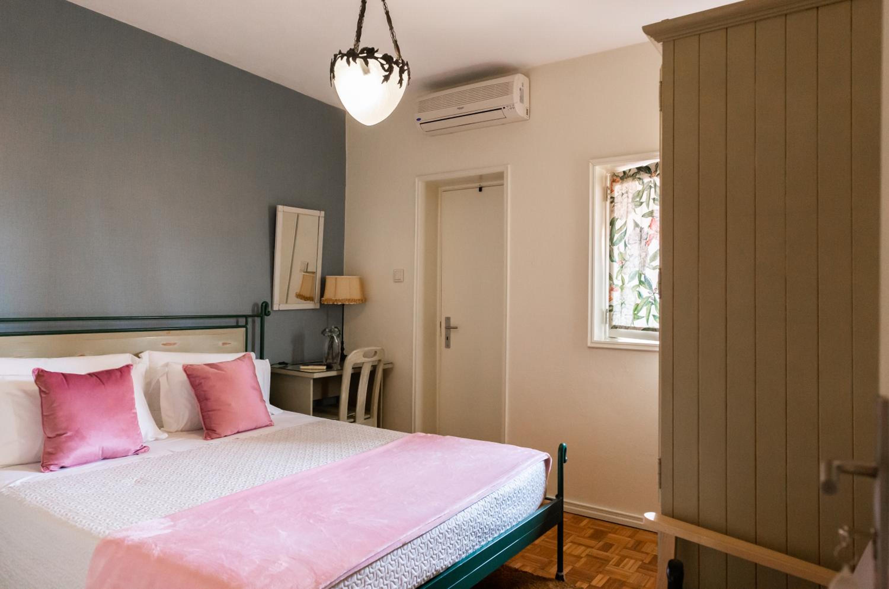 Standard Double Room - Photo 3