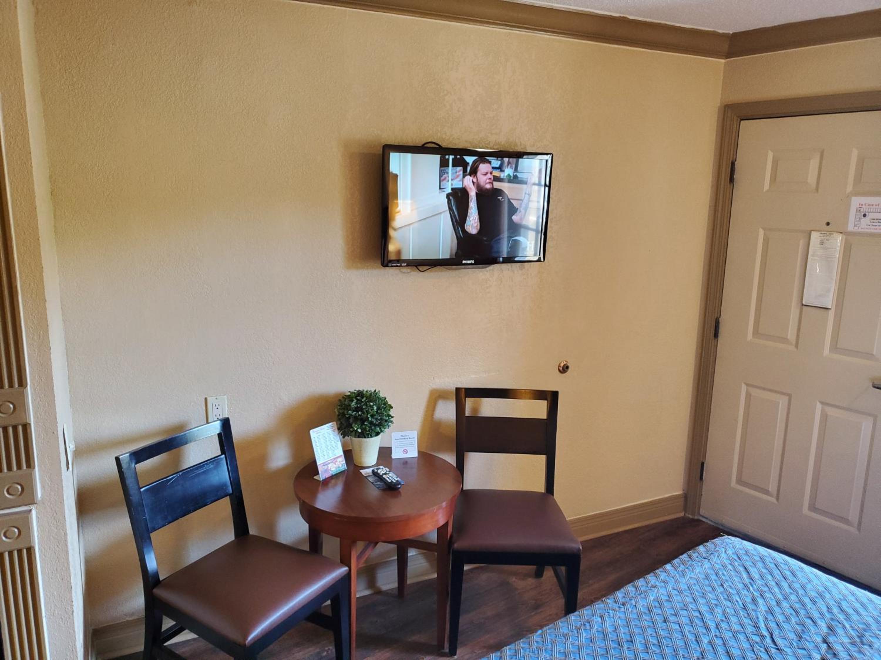 Queen Suite photo 3