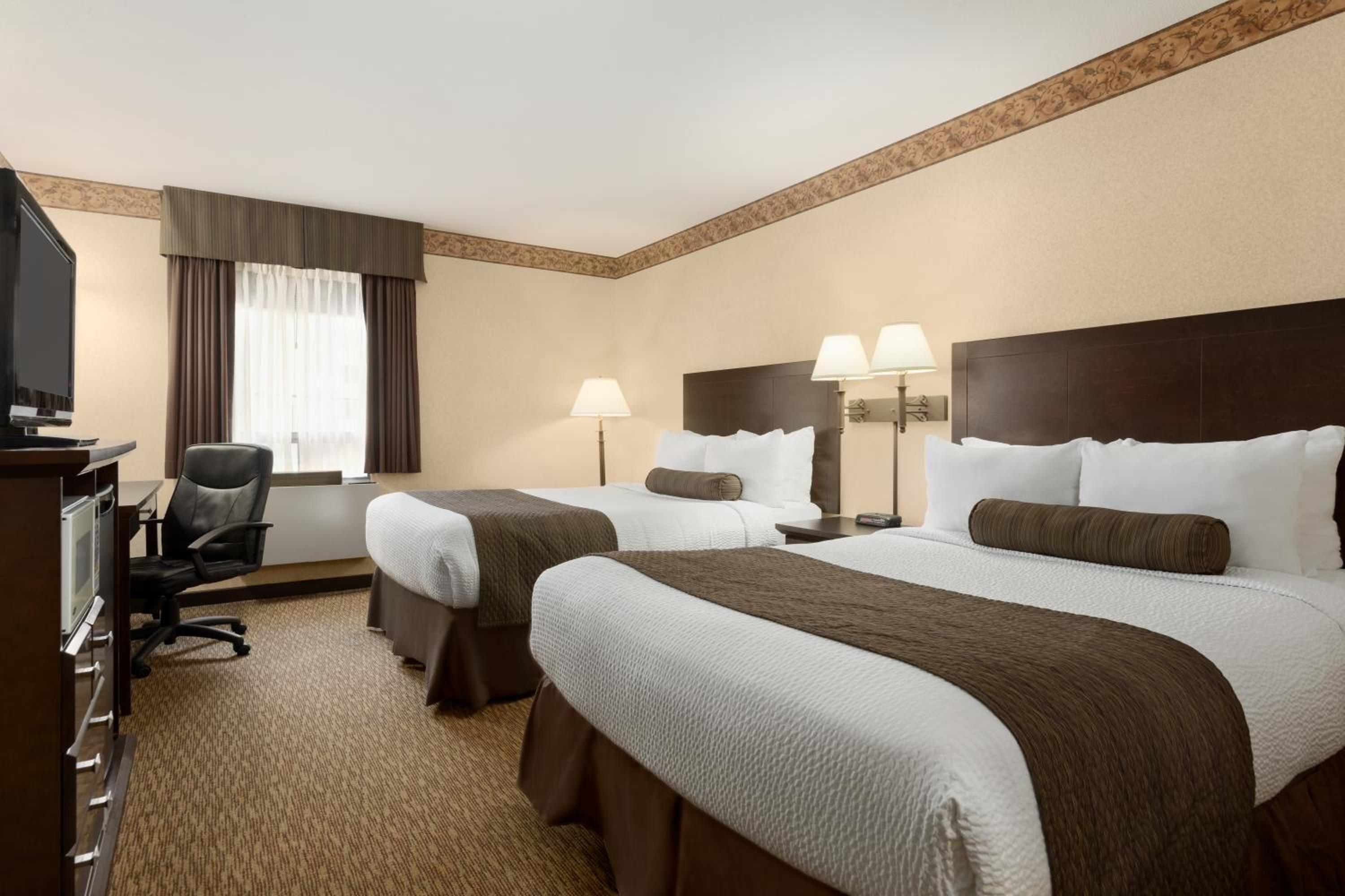 Double Room with Two Double Beds - Non-Smoking - Photo 1