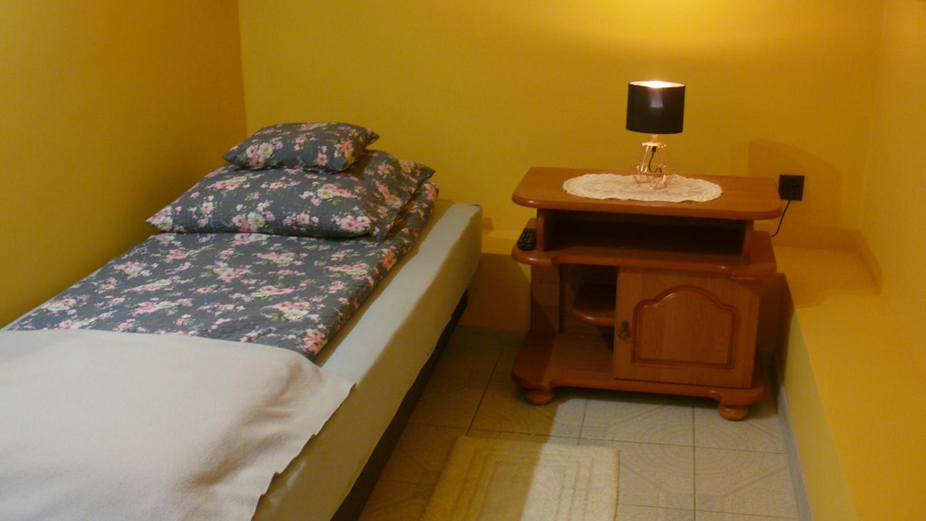 Small Single Room photo 1