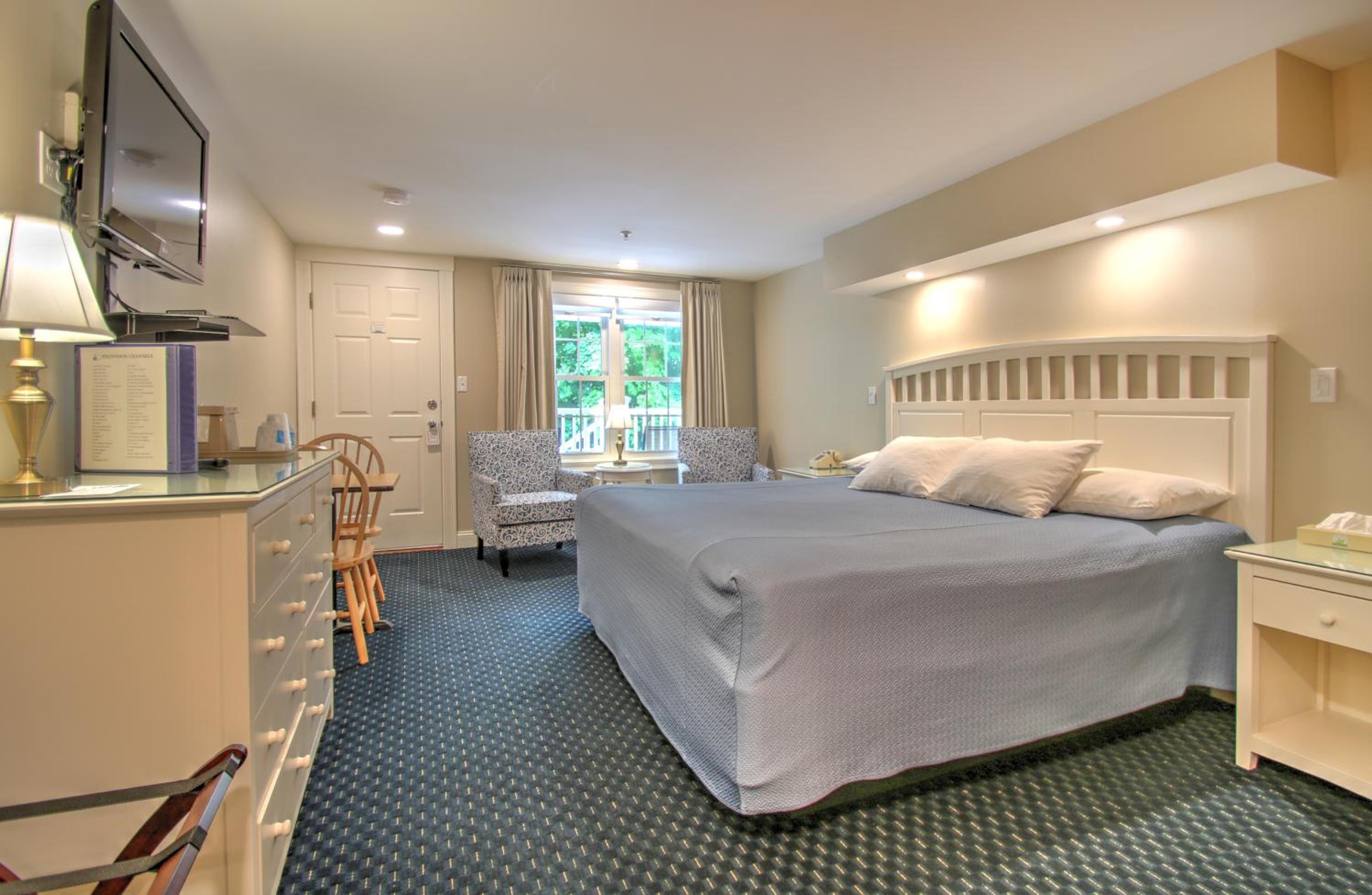 Standard King Room photo 2