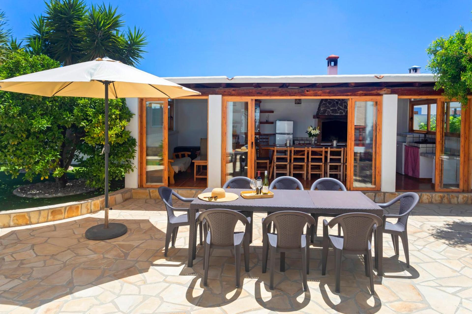 Villa photo 2