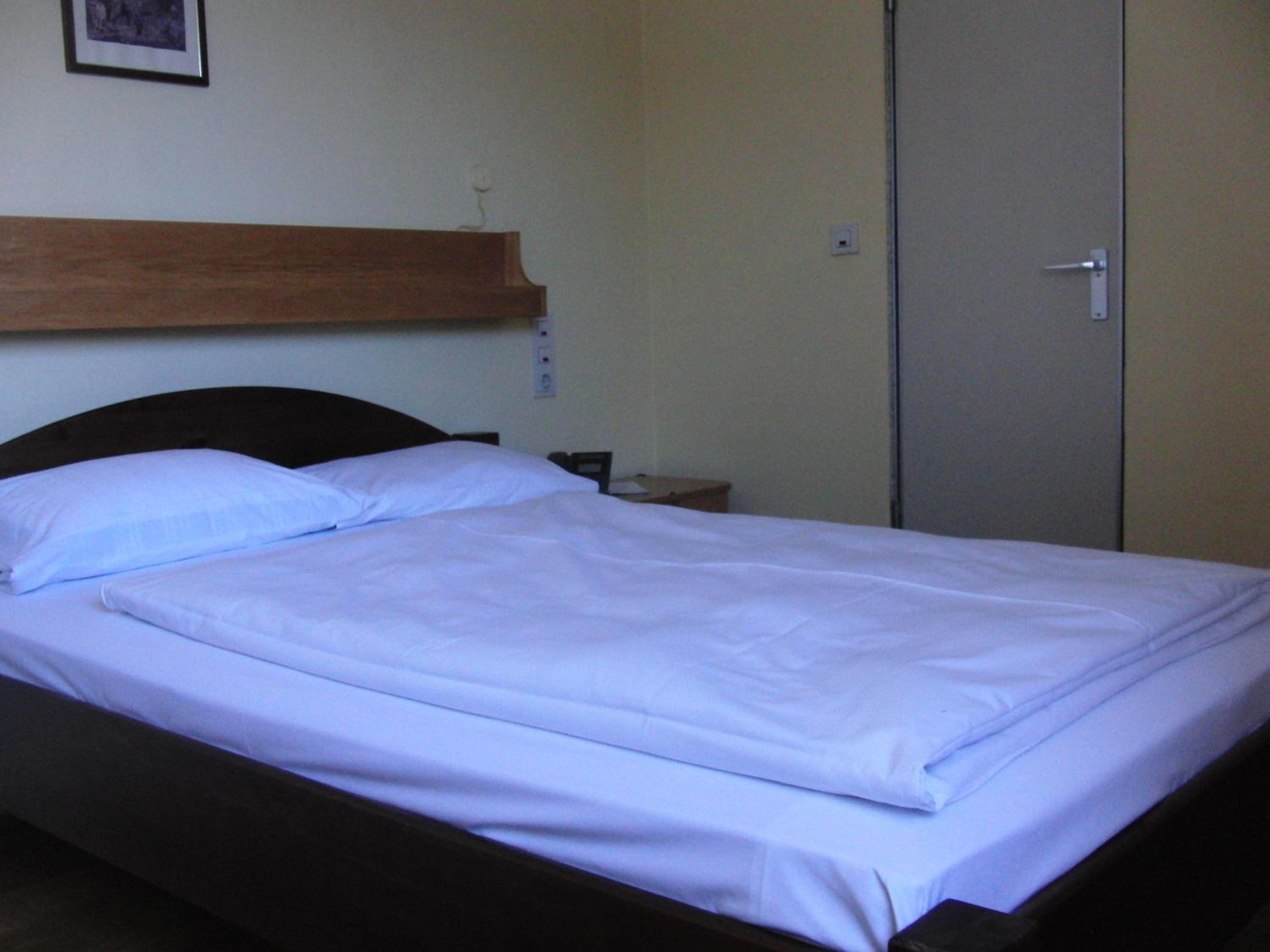 Double Room - Photo 11