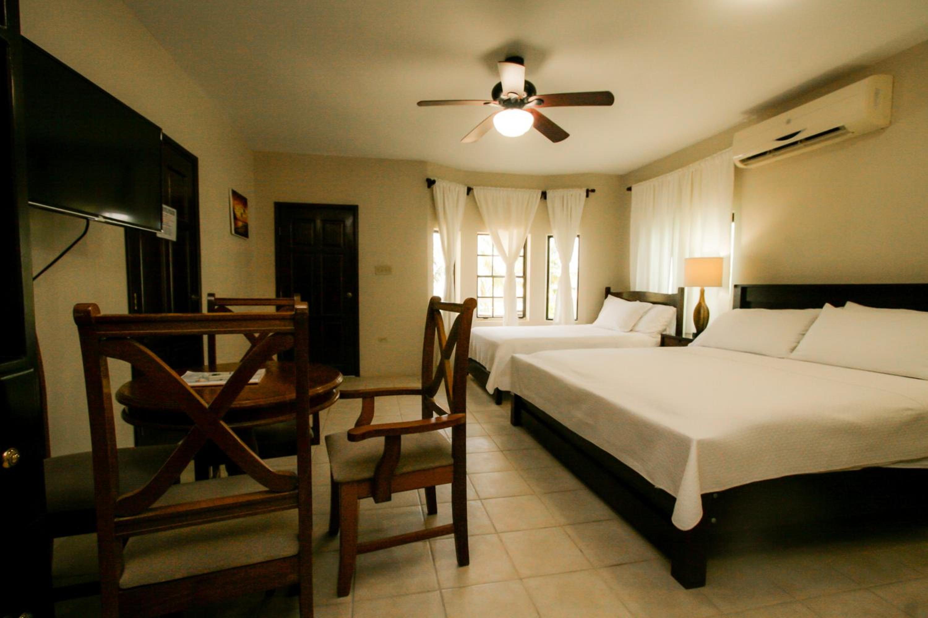Deluxe Triple Room photo 2