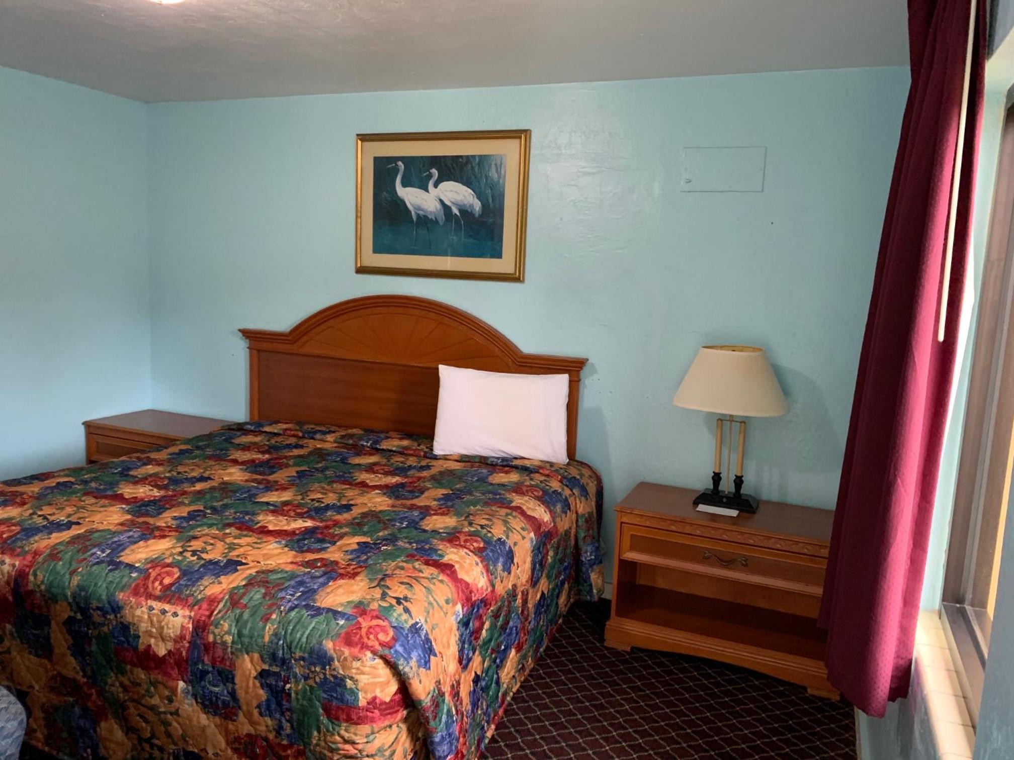 King Room - Non-Smoking