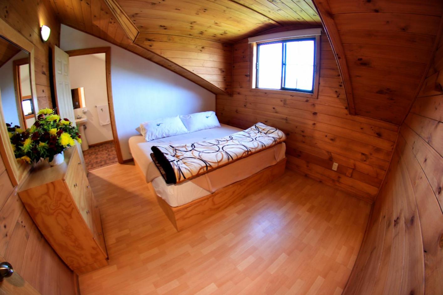 Two-Bedroom House - Photo 2