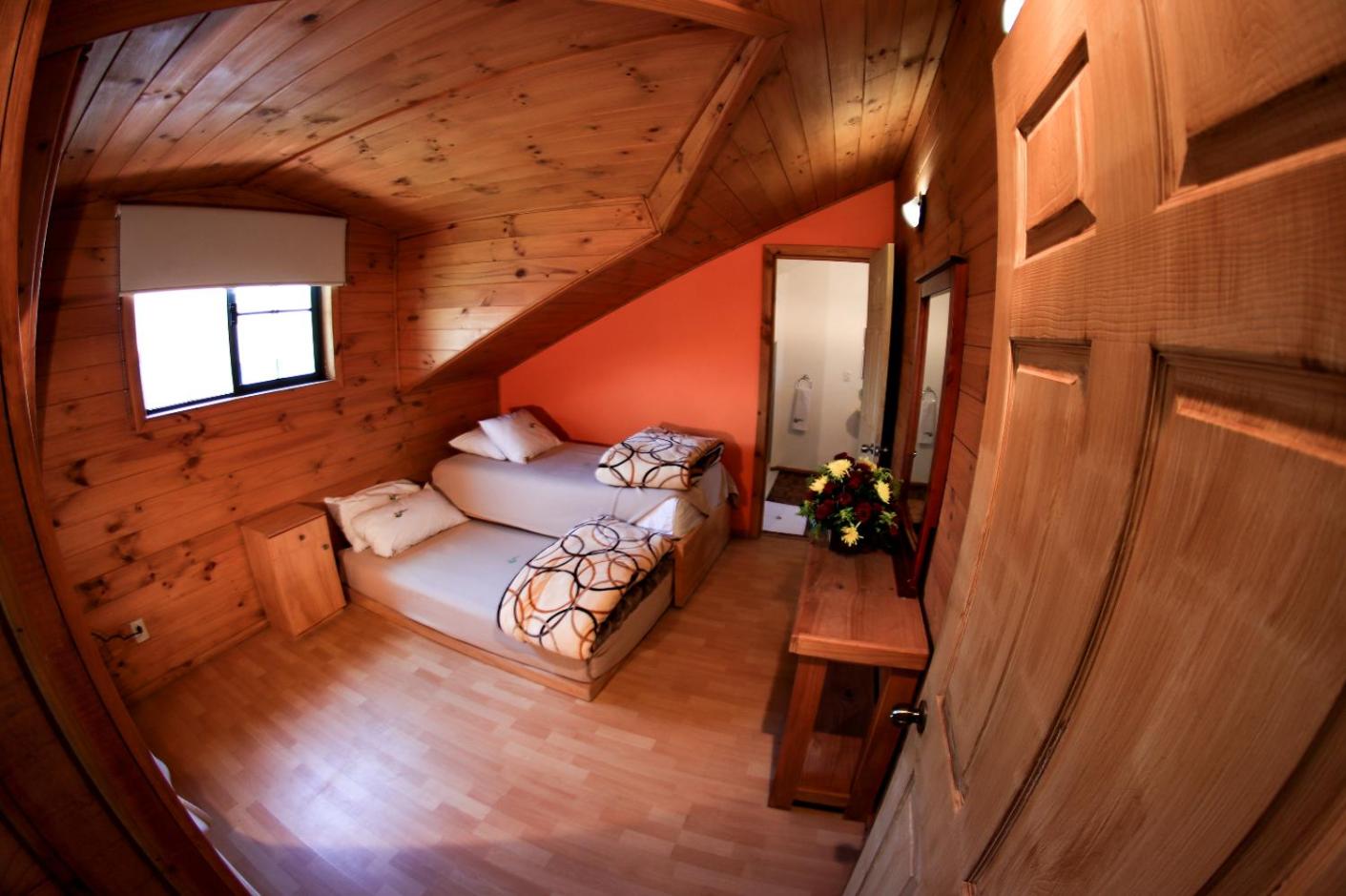 Two-Bedroom House - Photo 5