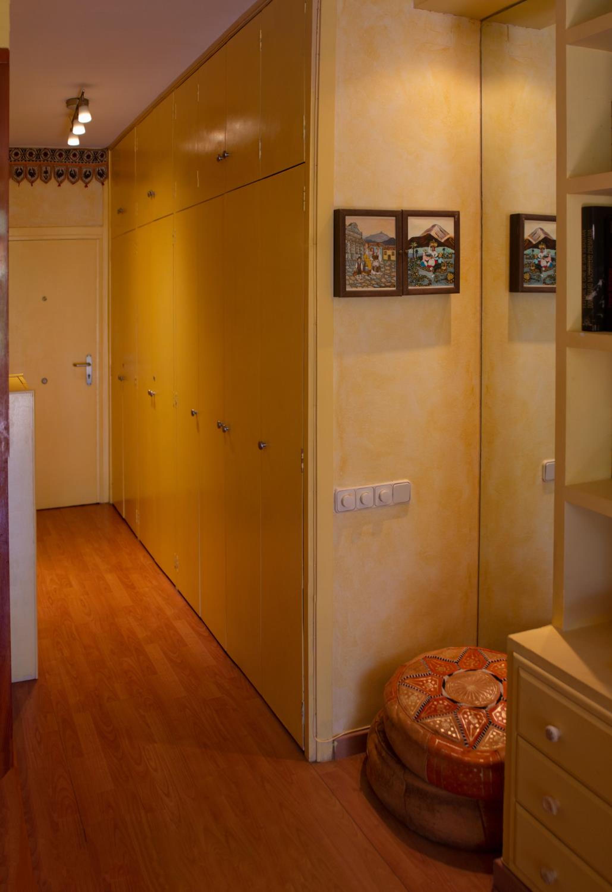Studio Apartment - Photo 14