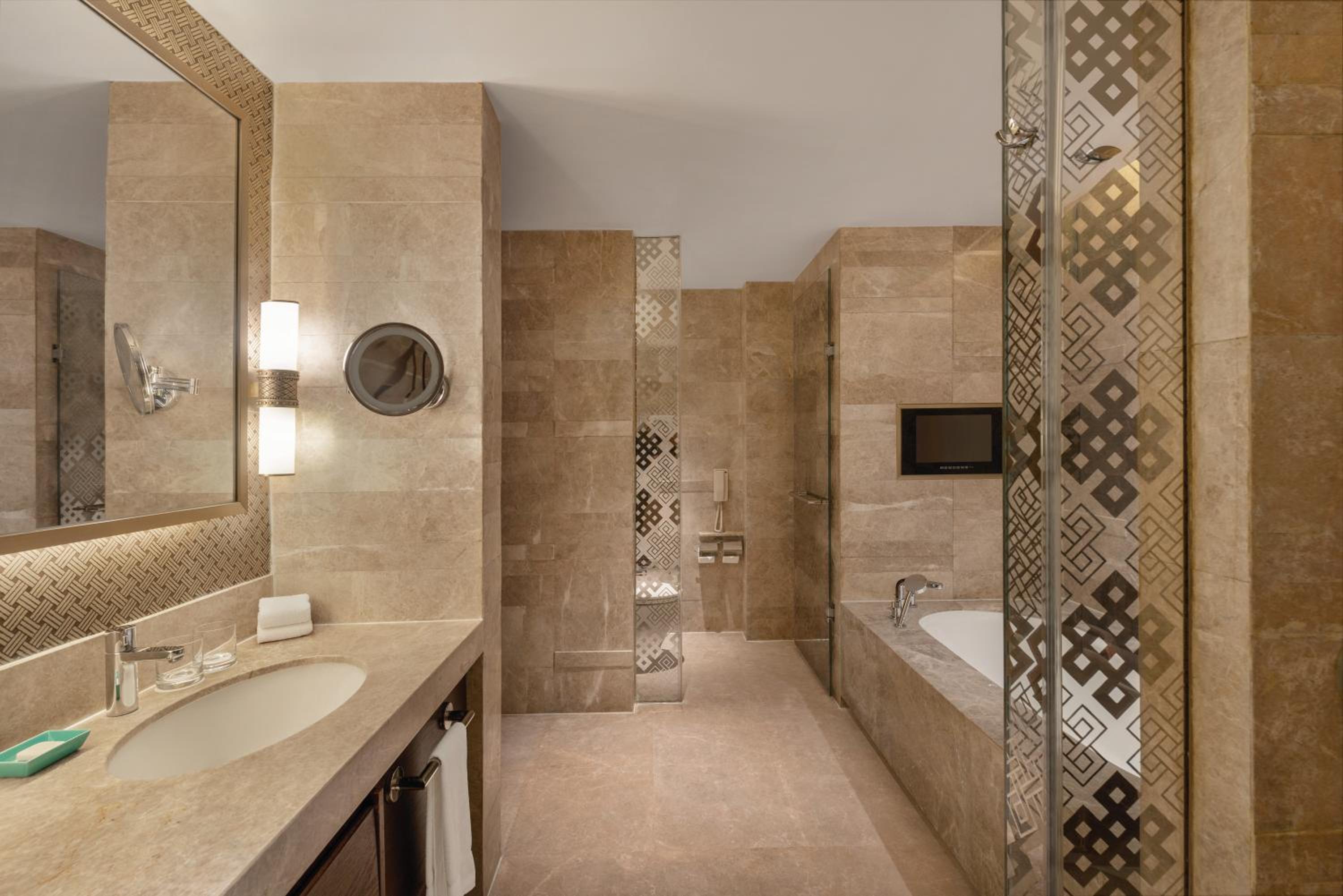 Executive Suite with Potala View photo 3