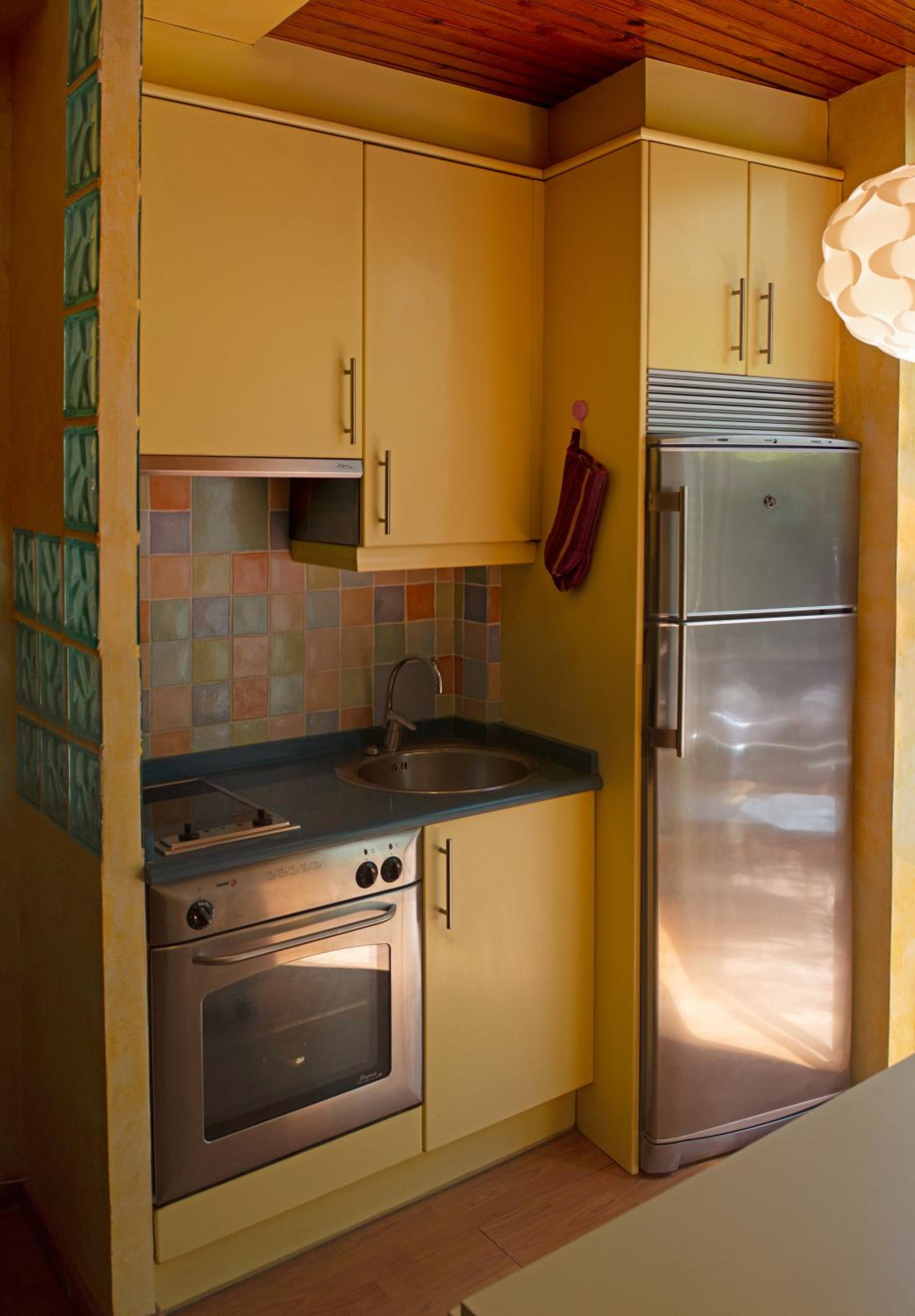 Studio Apartment - Photo 29