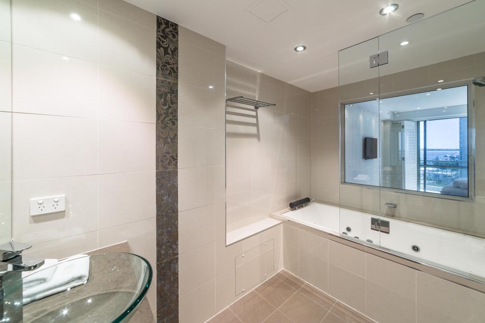 Superior Two-Bedroom Apartment - Photo 11