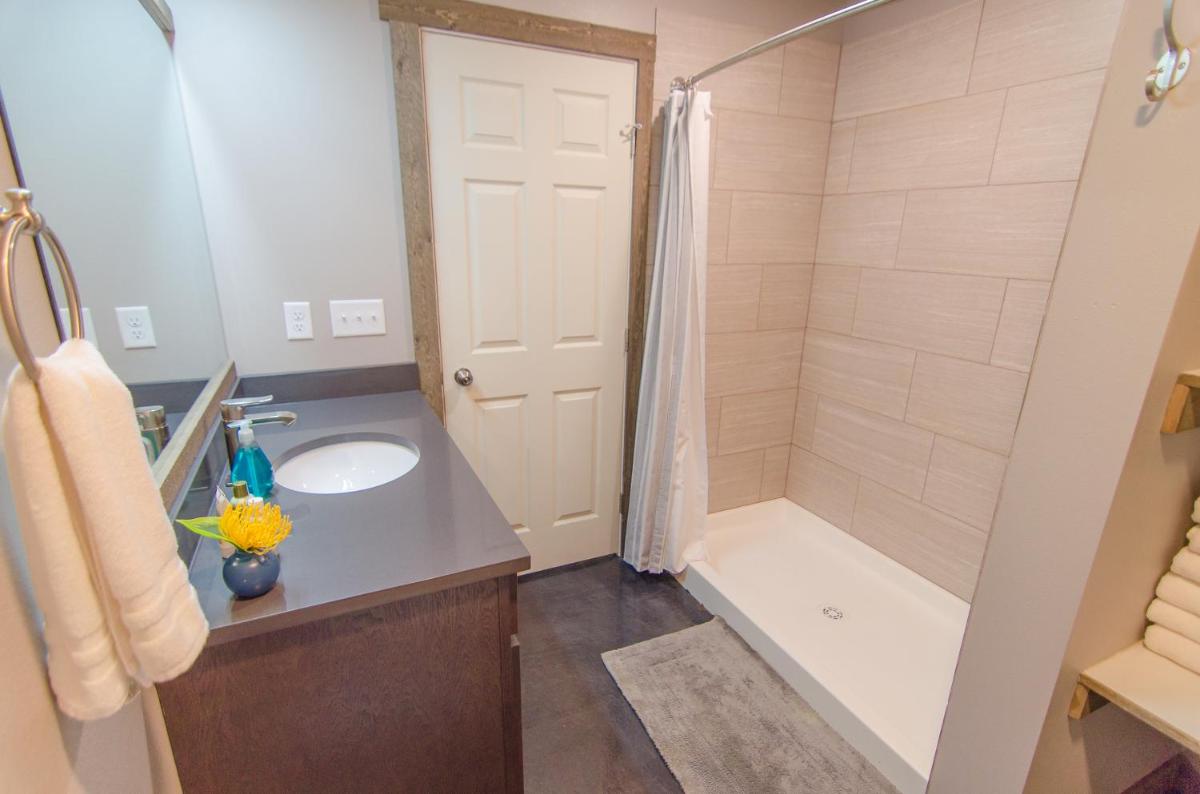 Three-Bedroom House photo 2