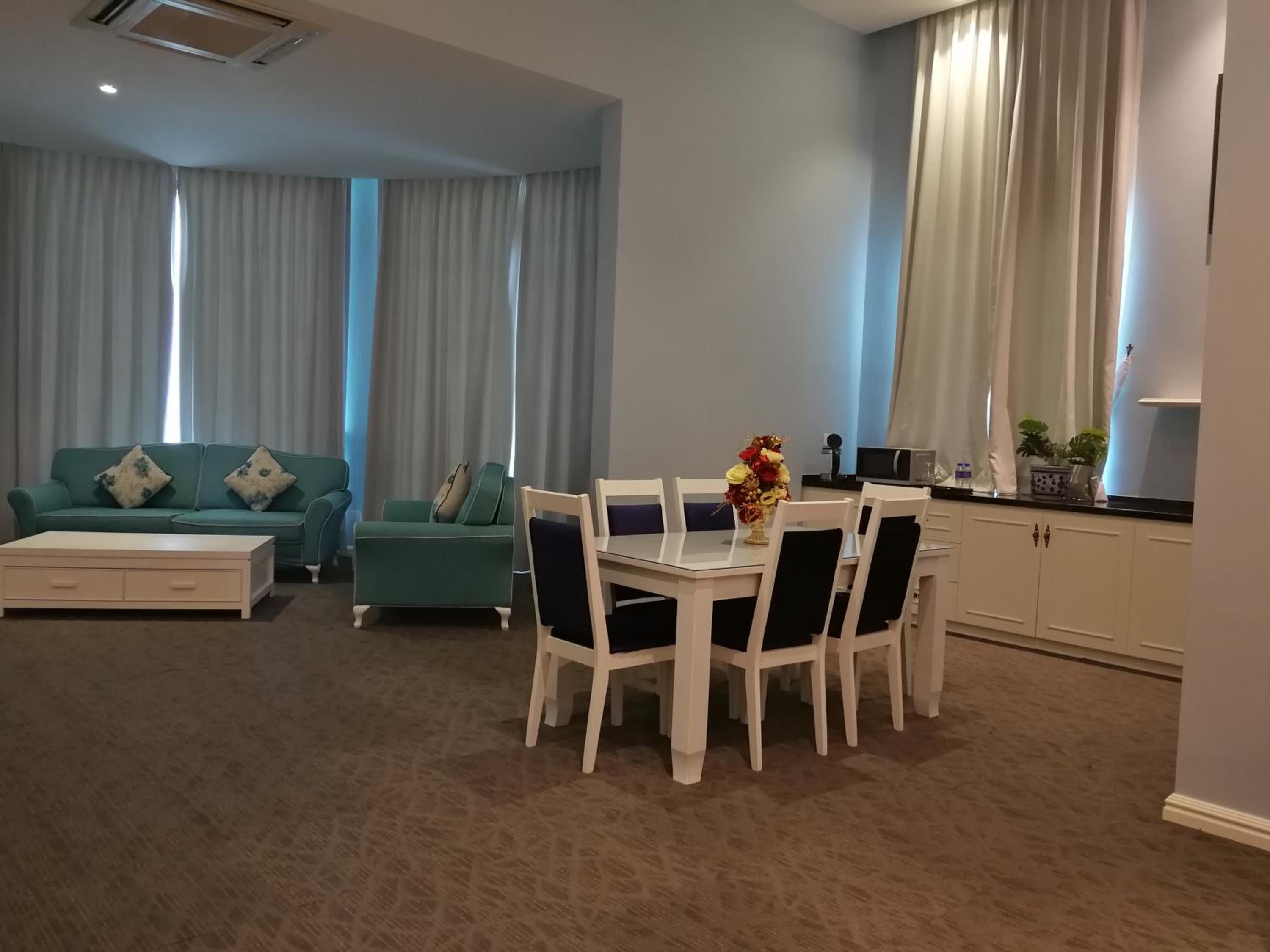 Suite with Mountain View photo 3