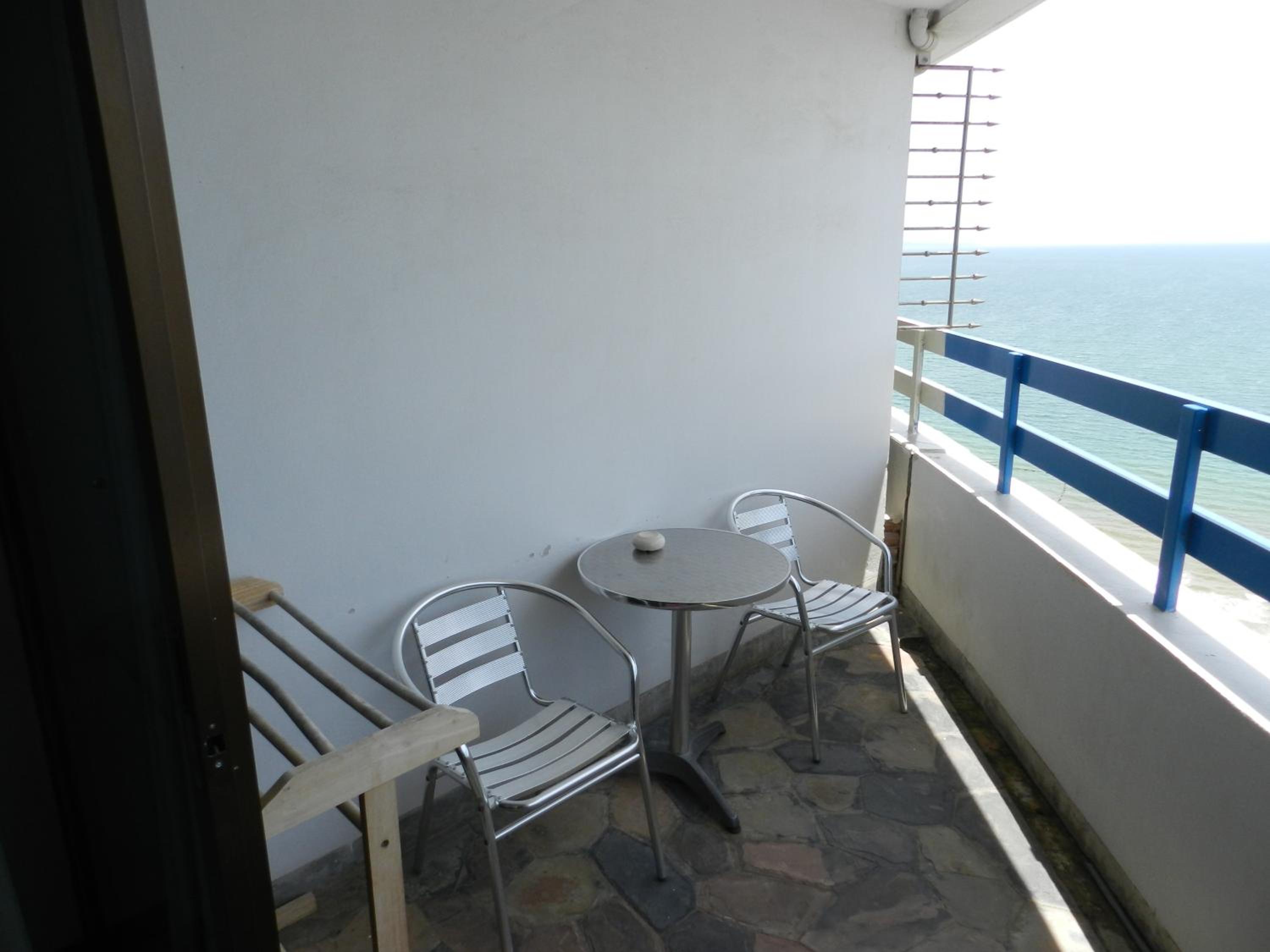 Standard Triple Room with Sea View photo 3