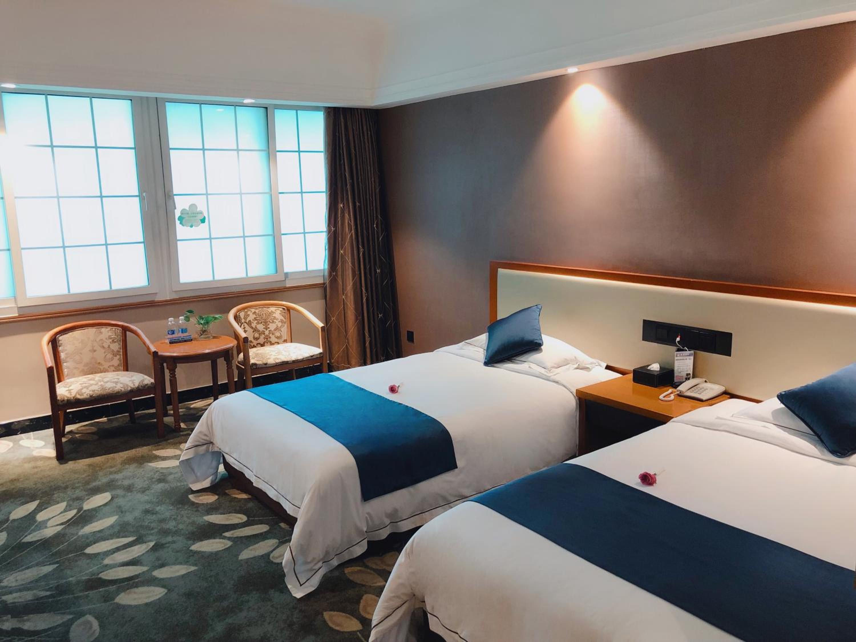 Standard Twin Room photo 2