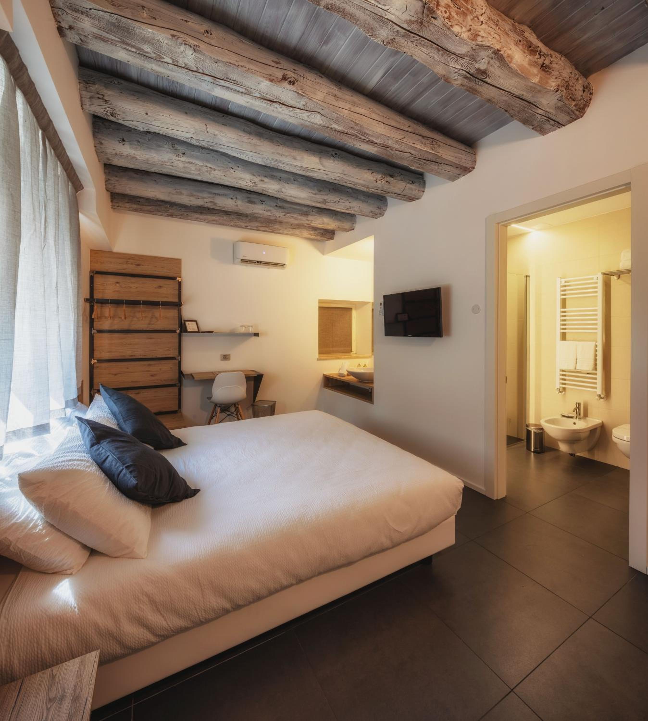 Double or Twin Room with Garden View - Photo 1