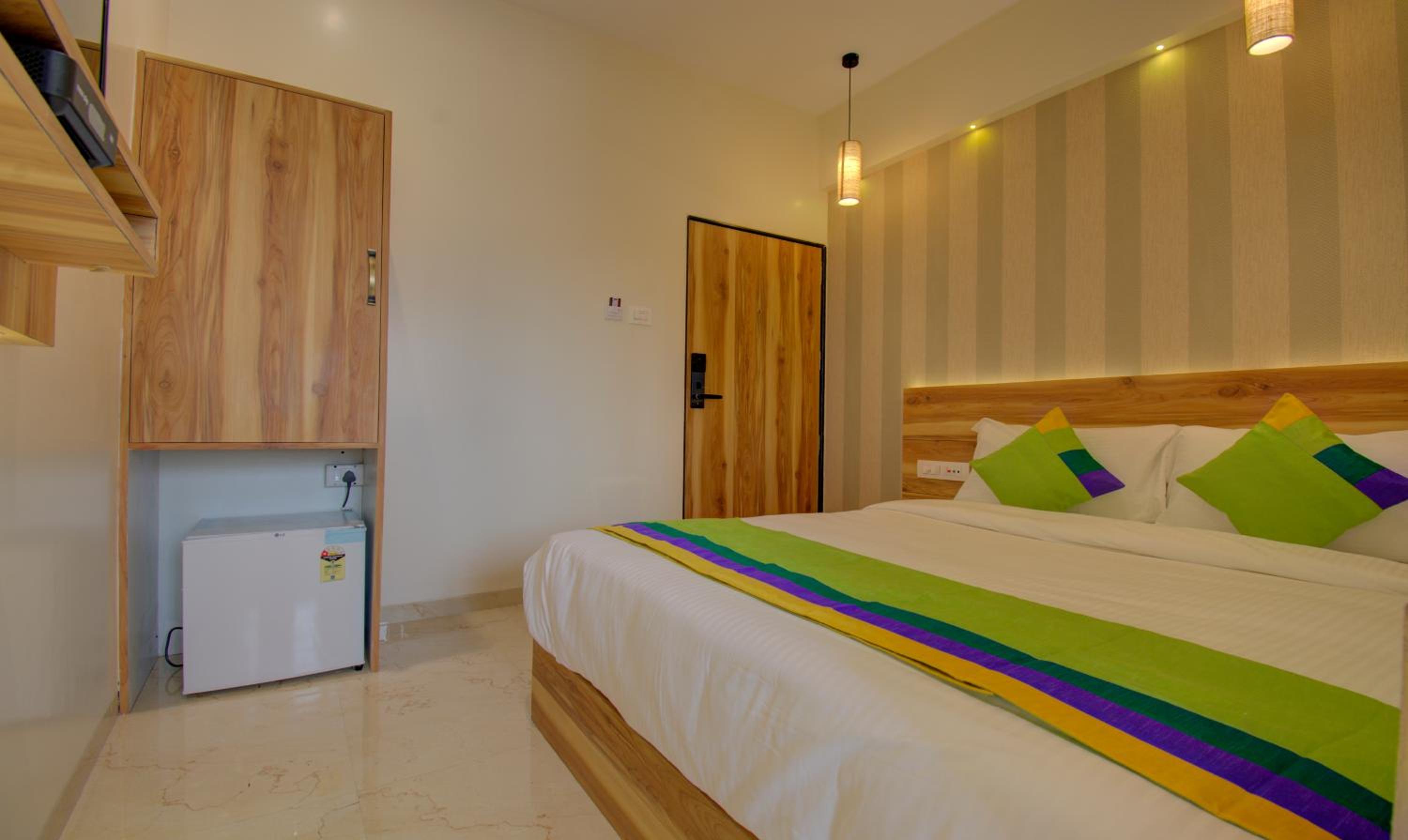Executive Room - Photo 1