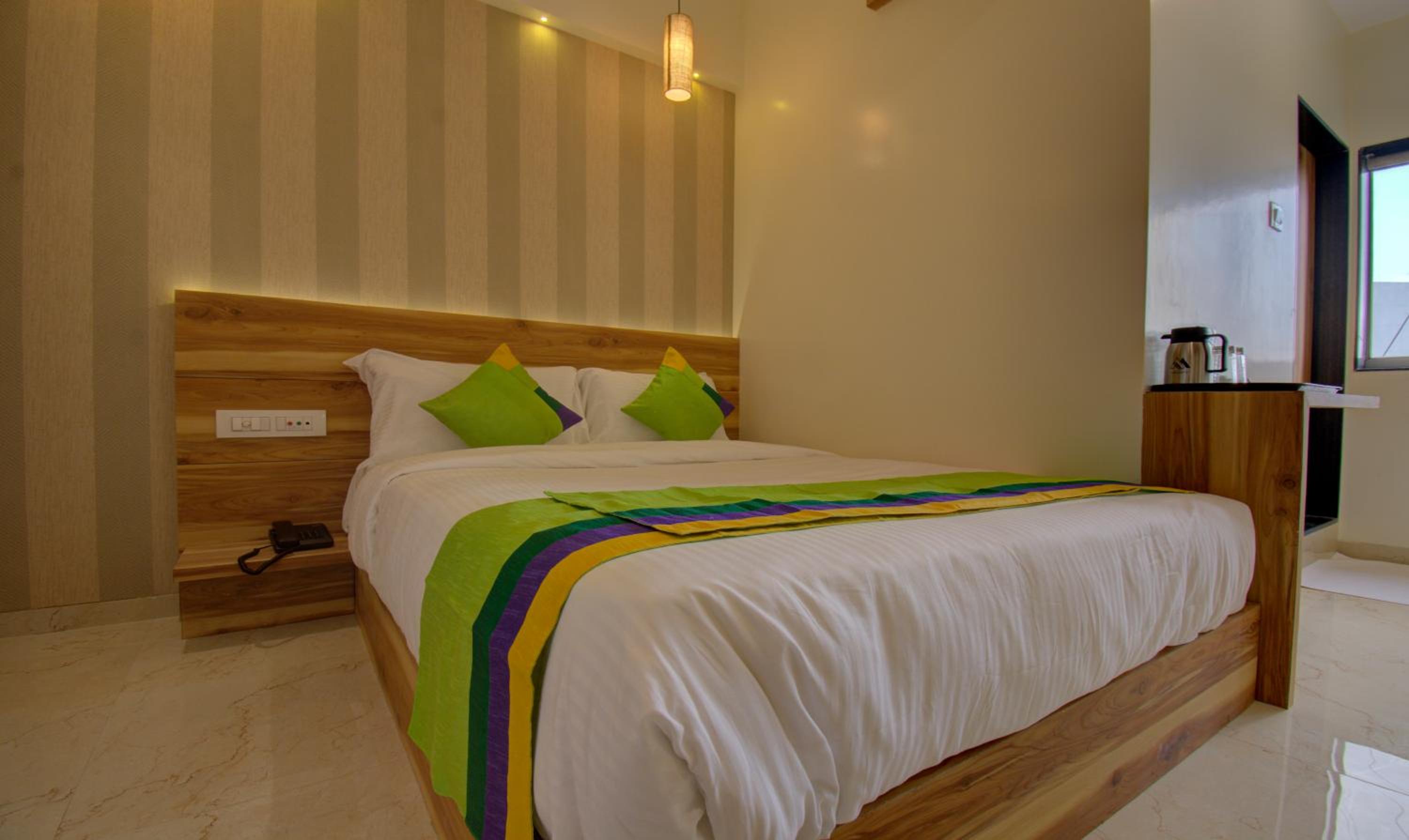Executive Room - Photo 5