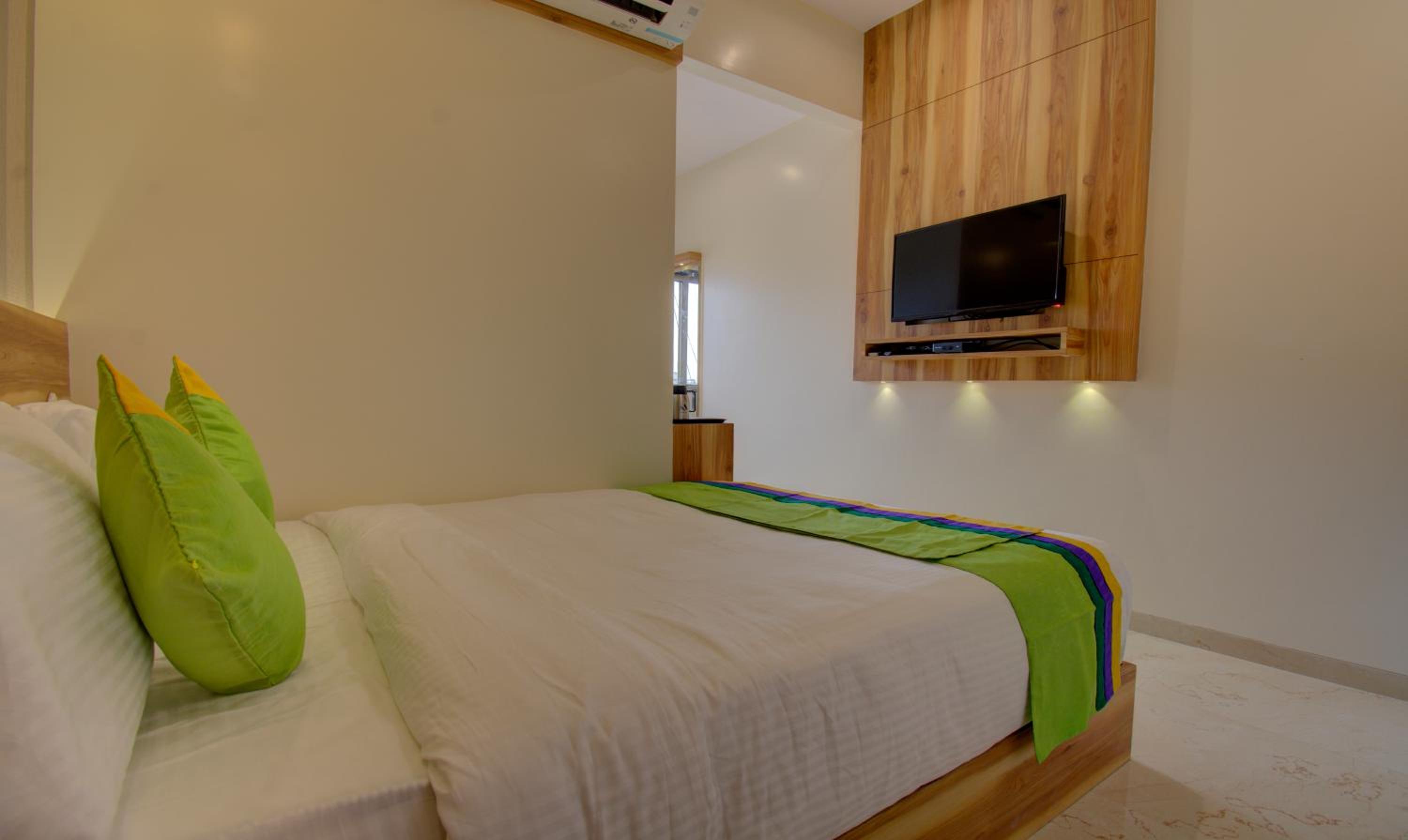 Executive Room - Photo 2