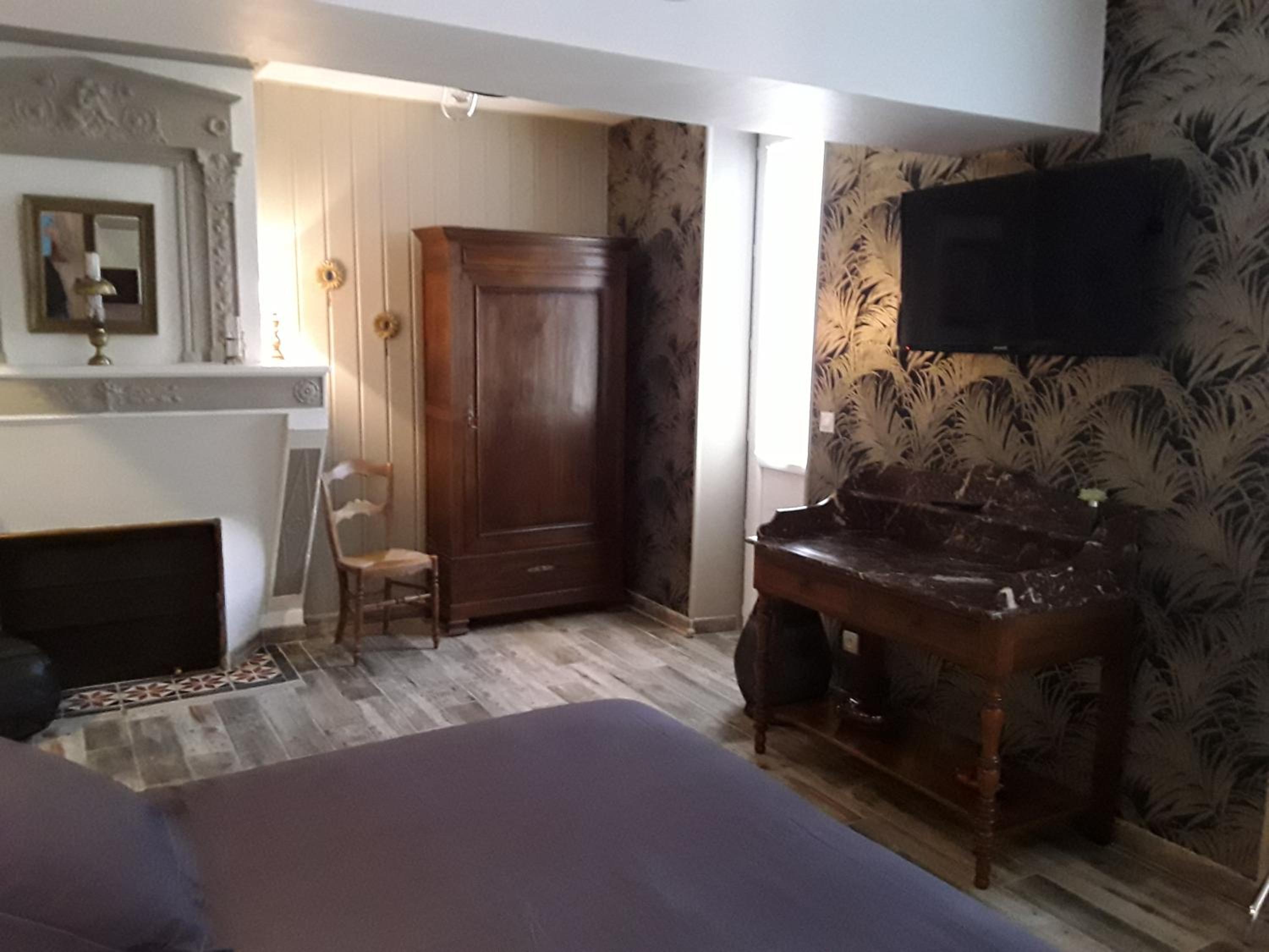 Superior Double or Twin Room with Garden View - Photo 2
