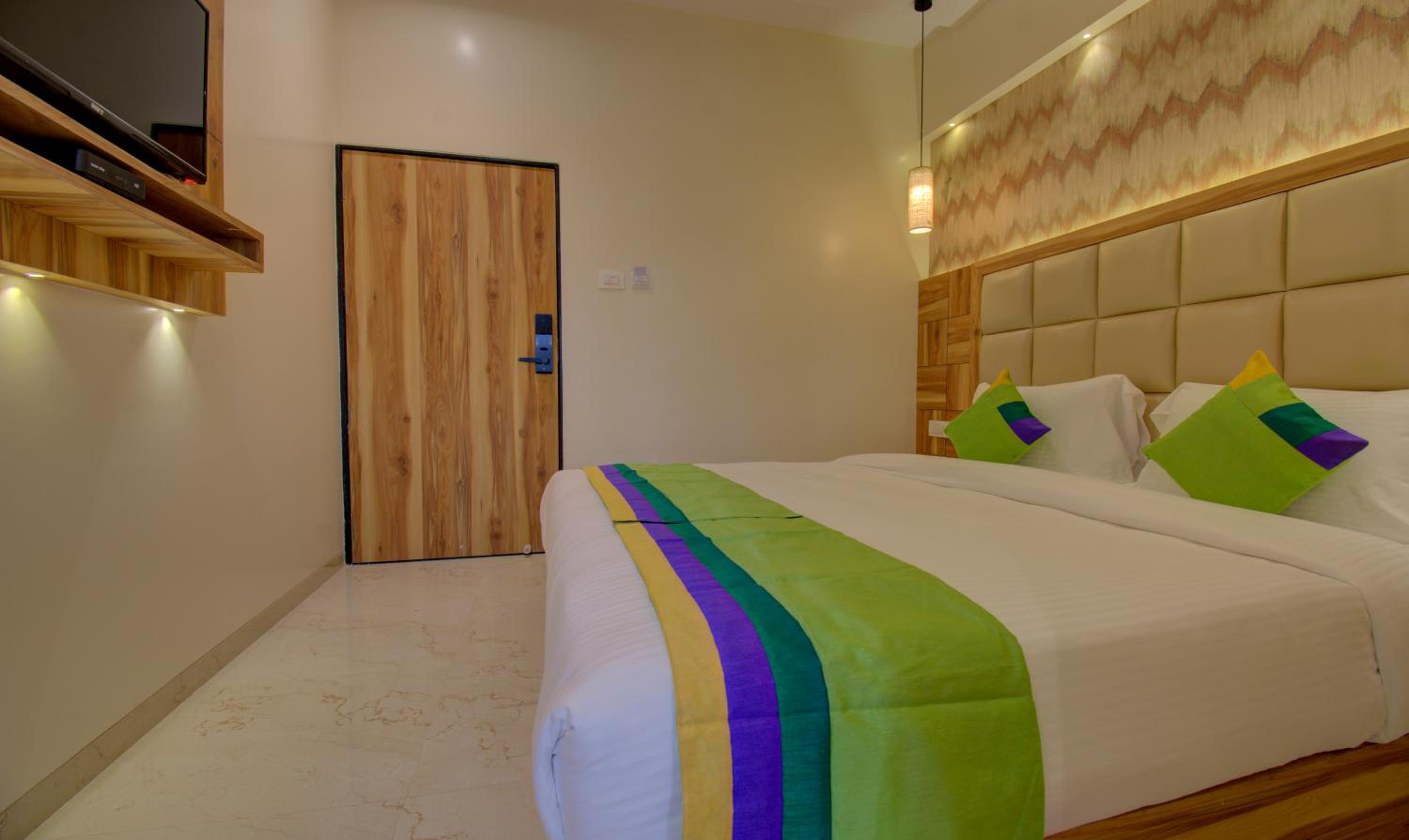 Deluxe Room - Photo 3