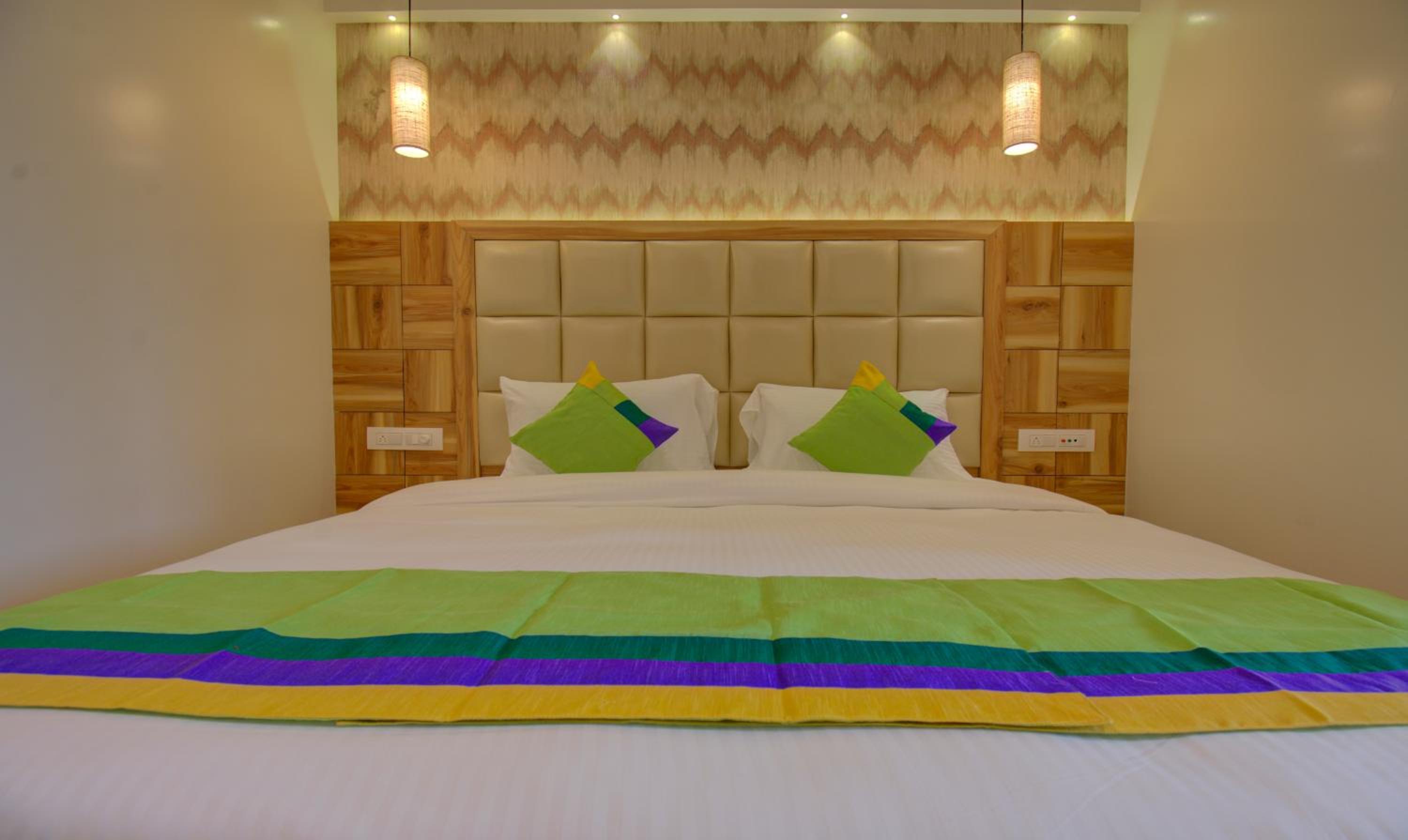 Deluxe Room - Photo 4