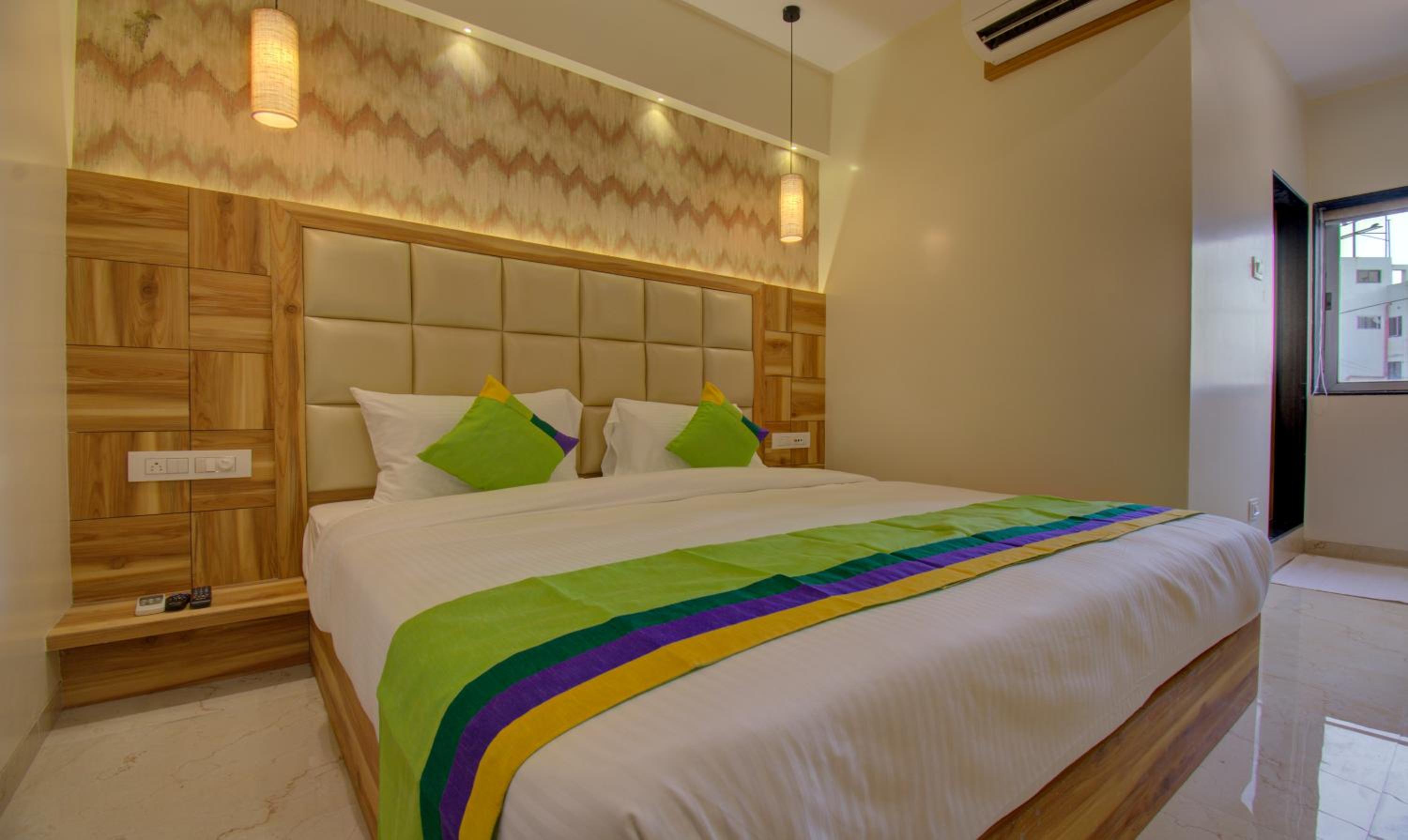 Deluxe Room - Photo 2