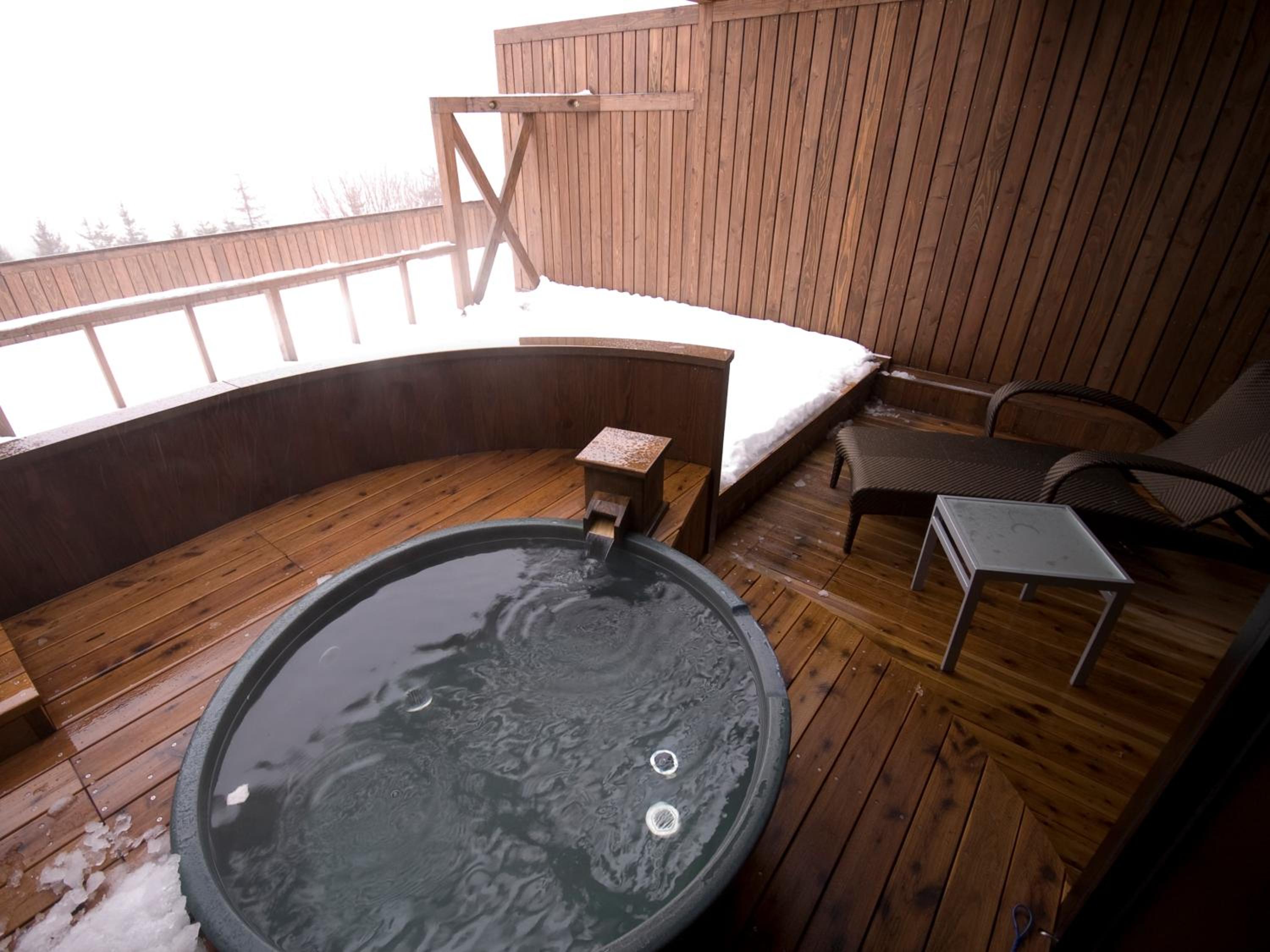 Room with Tatami Area with Open-Air Bath - Buffet Breakfast + Buffet Dinner Included - Non-Smoking - Photo 25
