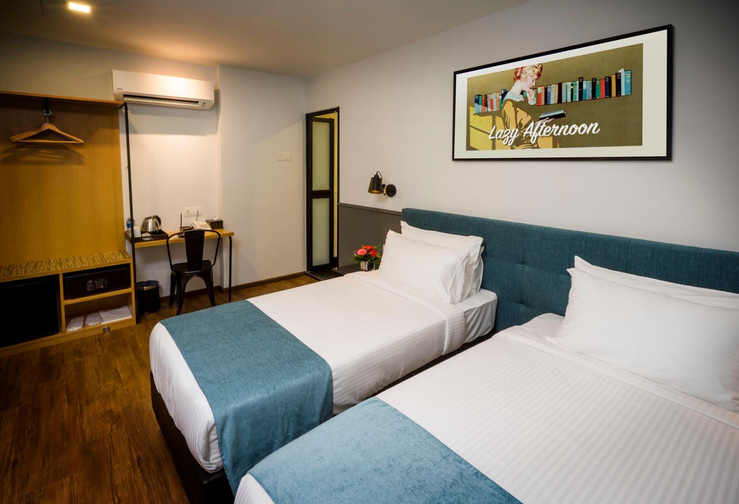 Deluxe Twin Room - No Window