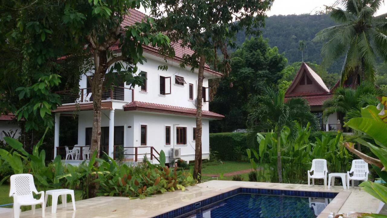 Villa with Sea View - Photo 40