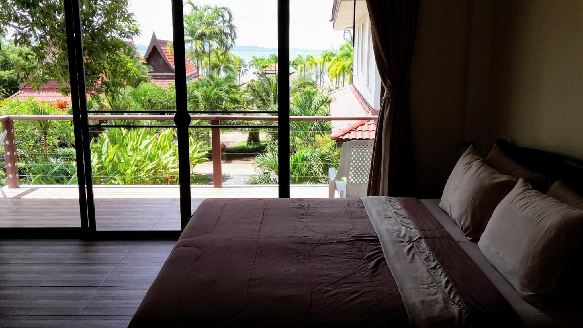 Villa with Sea View - Photo 26