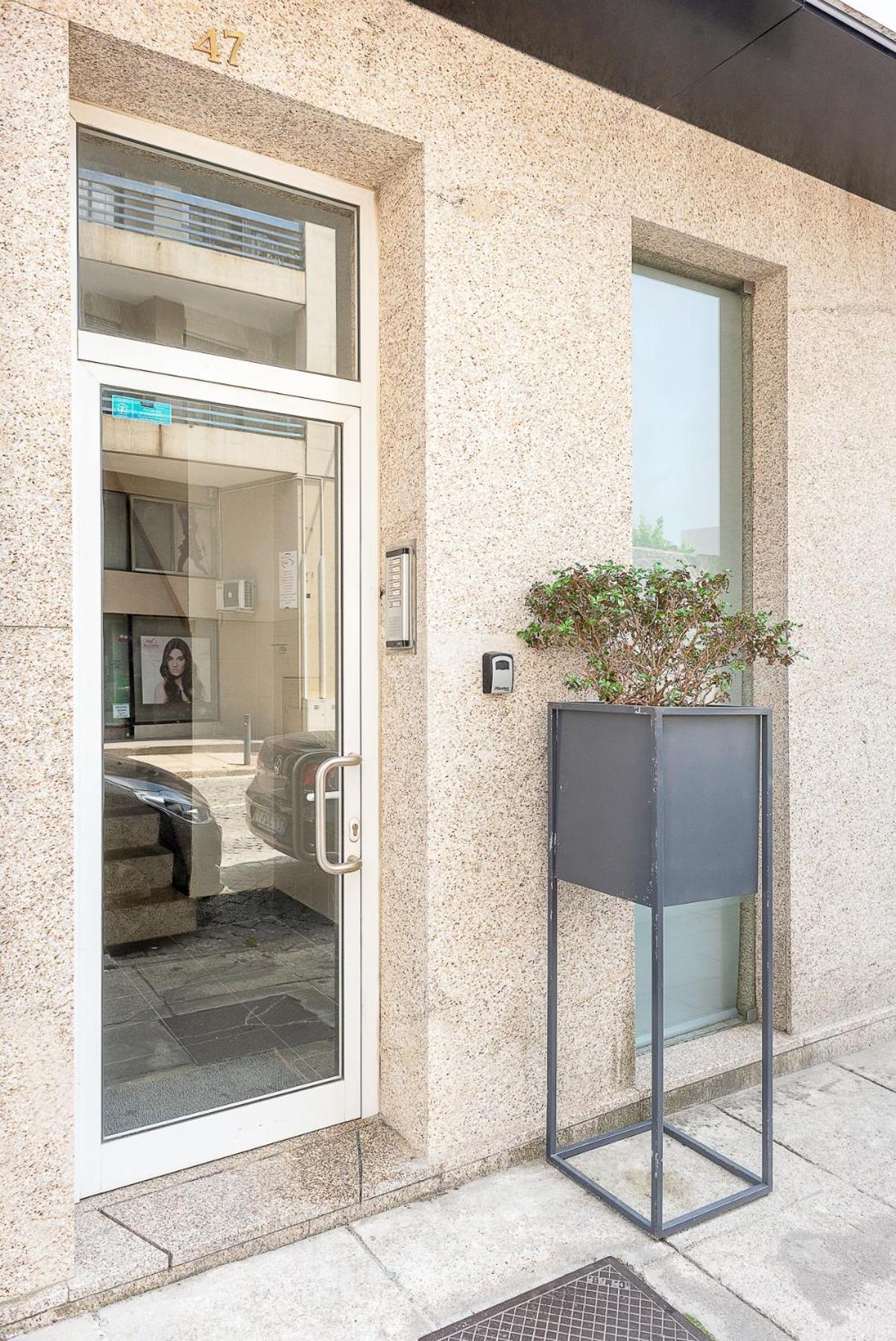 One-Bedroom Apartment - Photo 21