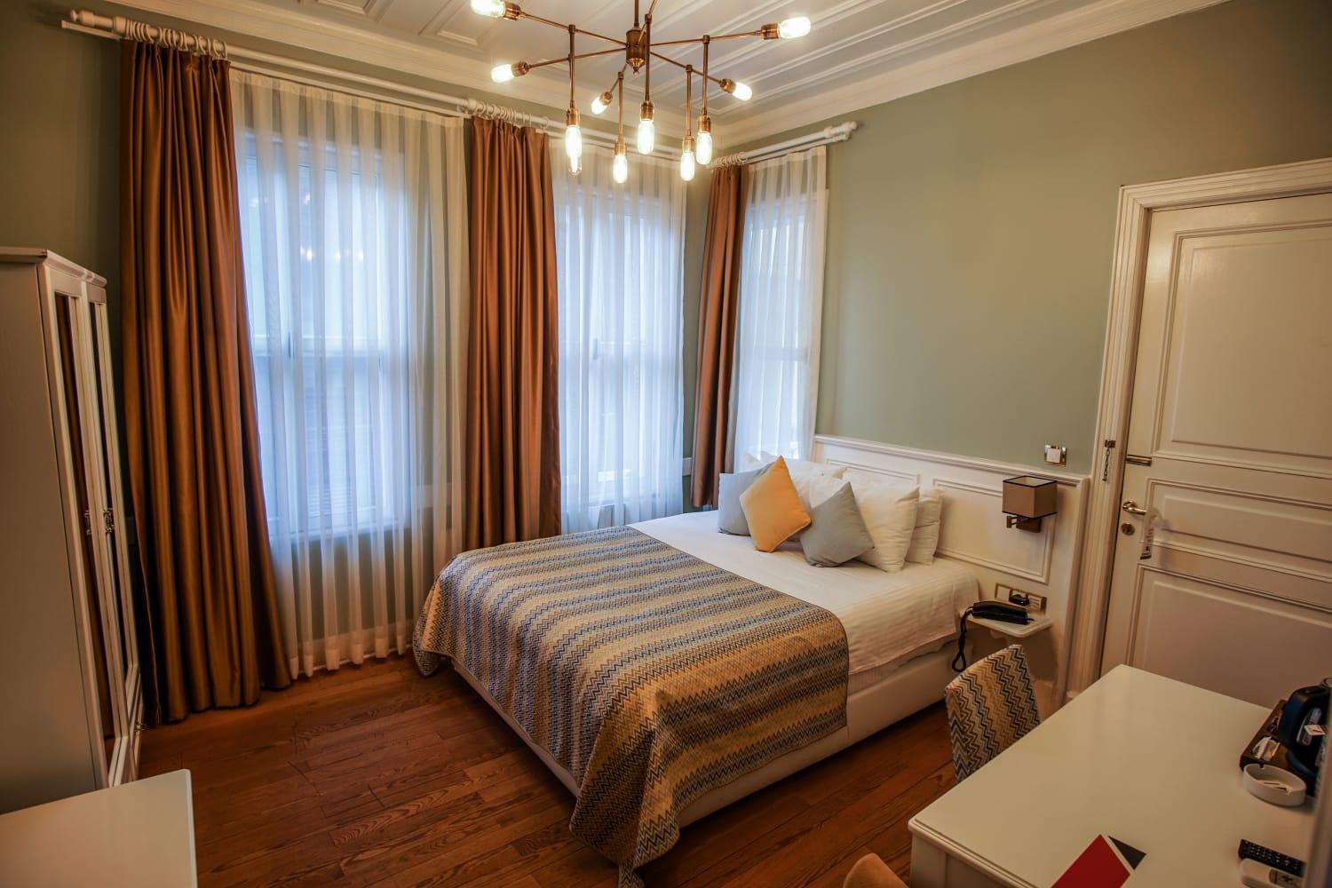 Deluxe Single Room