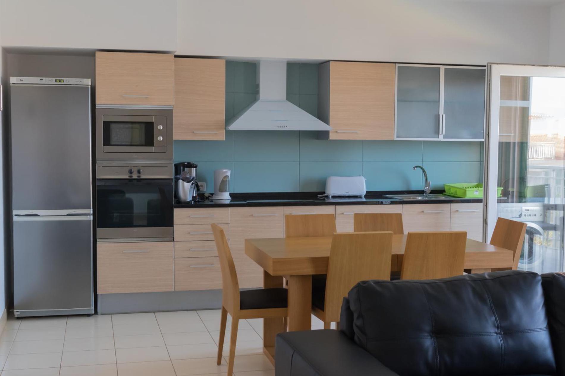 Standard Two-Bedroom Apartment (5 Adults + 1 Child) photo 3