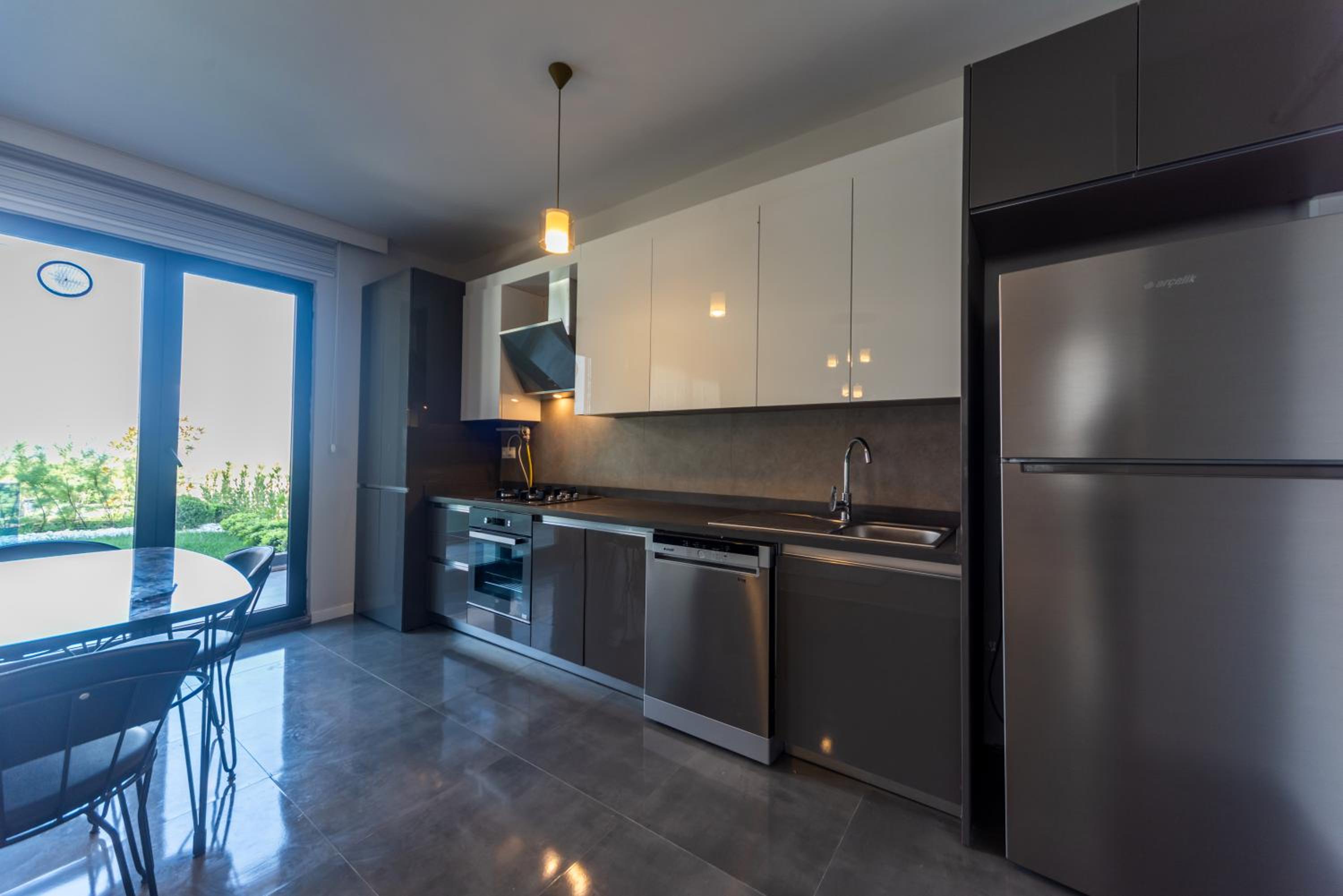 Two-Bedroom Suite - Photo 8
