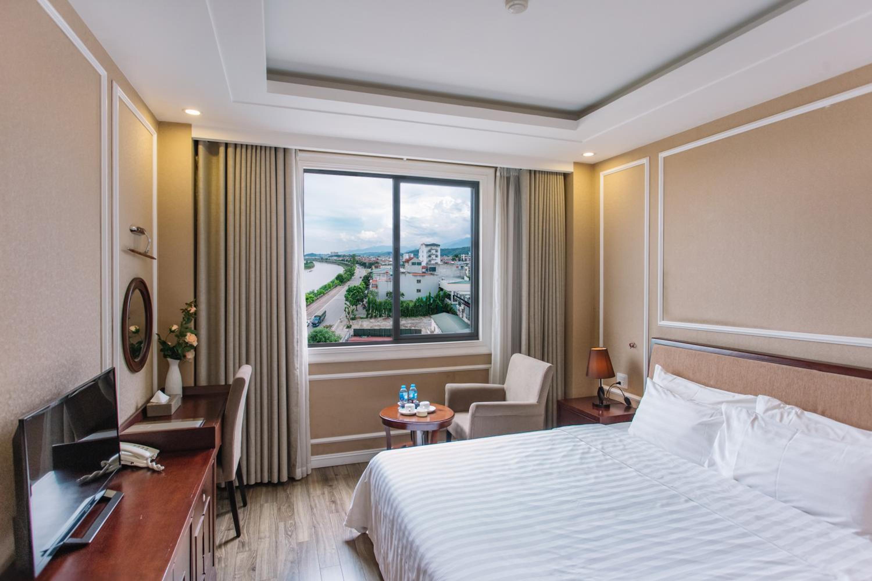 Superior King Room - Photo 6