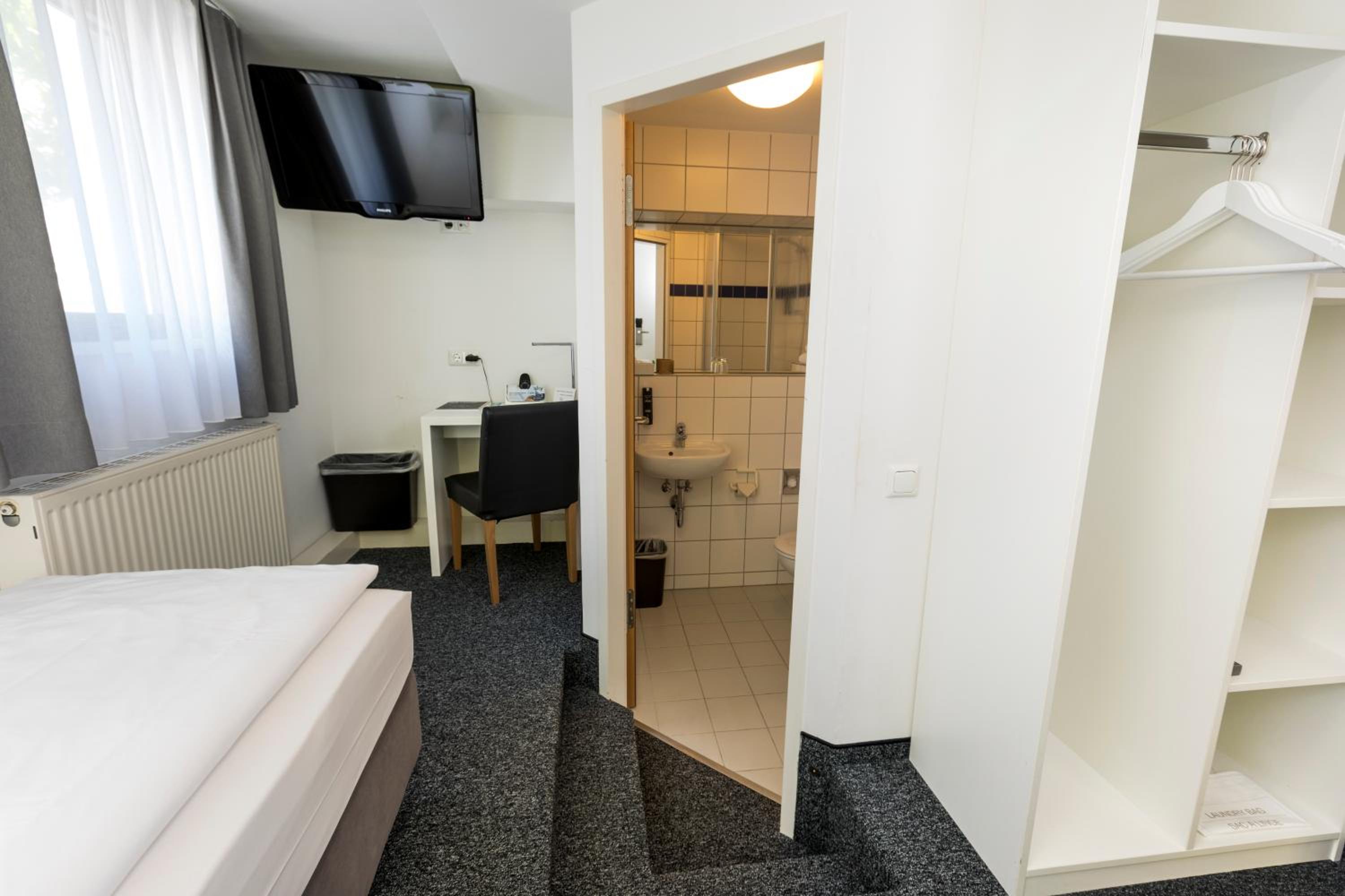 Single Room photo 3