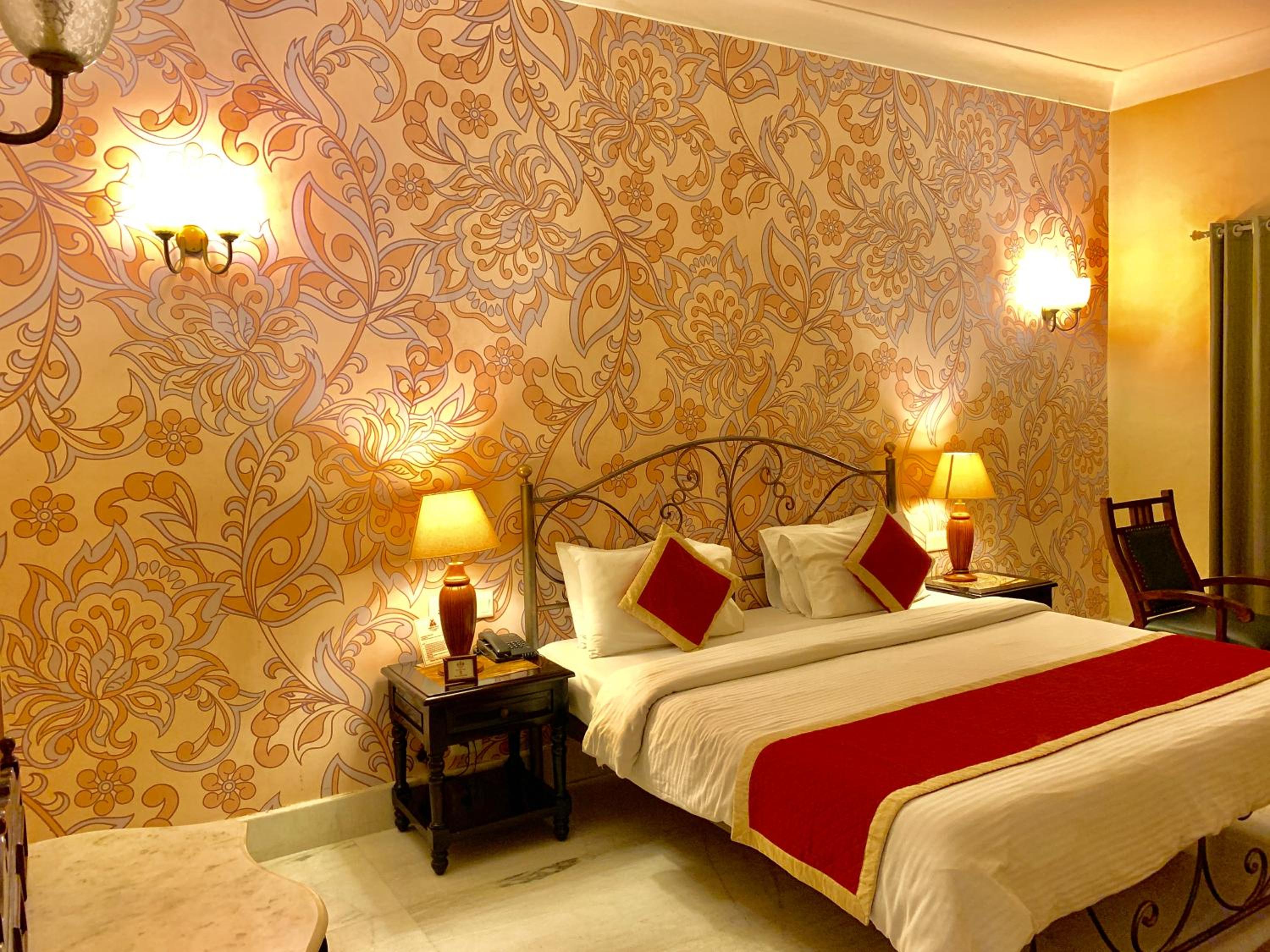 Junior Suite – Includes free pickup from airport/ train station / bus station via tuk-tuk, & a dedicated travel desk to assist with local sightseeing tours, intercity travel arrangements & activities. - Photo 20