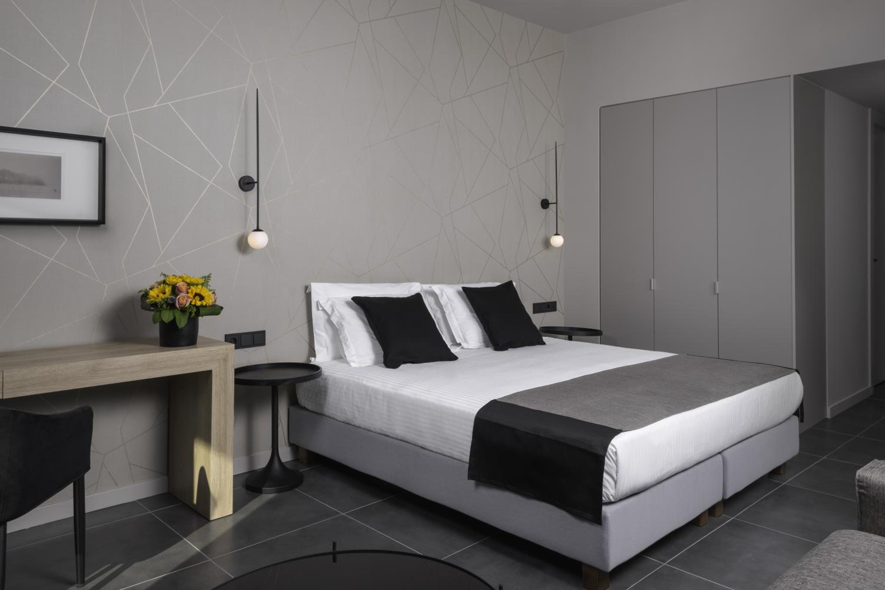 Suite with City View photo 2