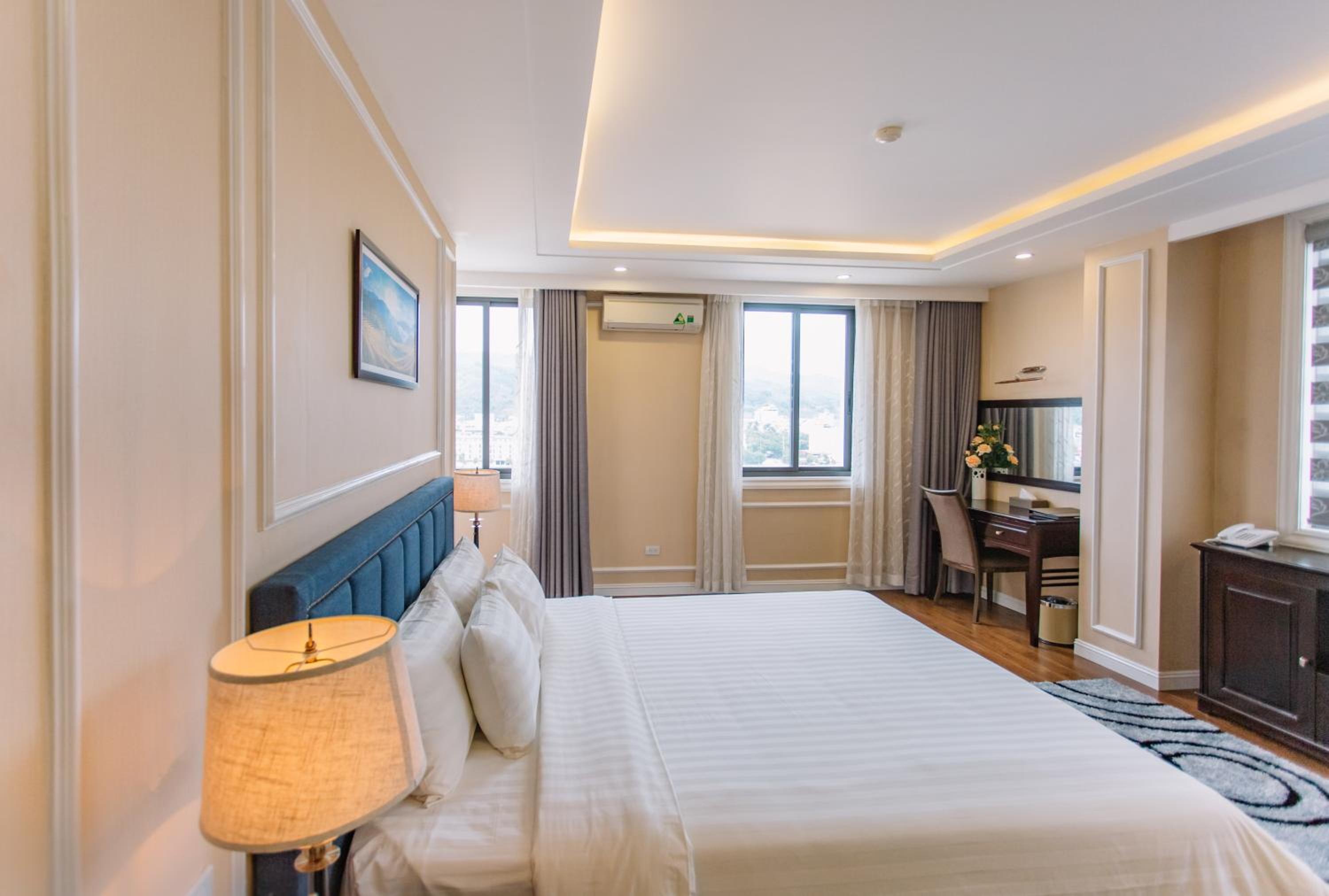 Deluxe Double Room with Bath photo 3